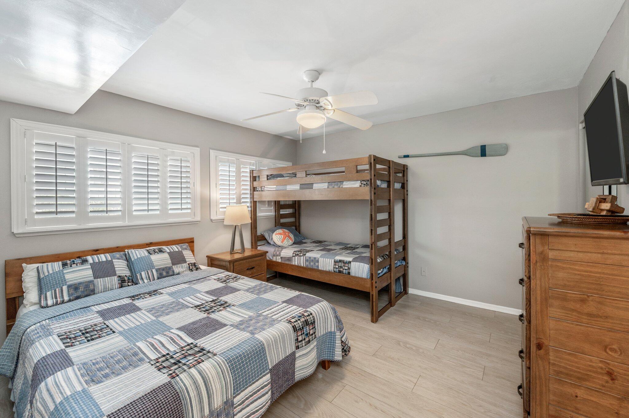 BEACH HOUSE CONDO PH 1 - Residential