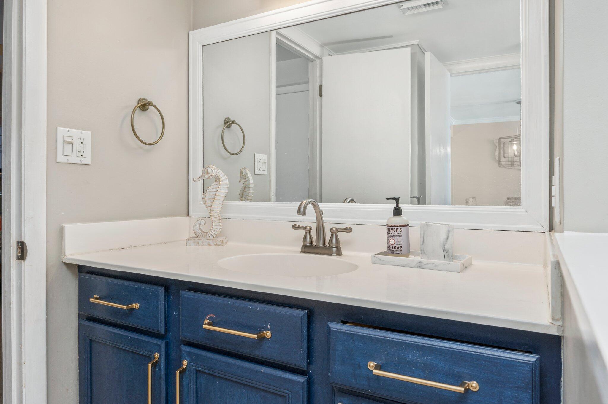 BEACH HOUSE CONDO PH 1 - Residential