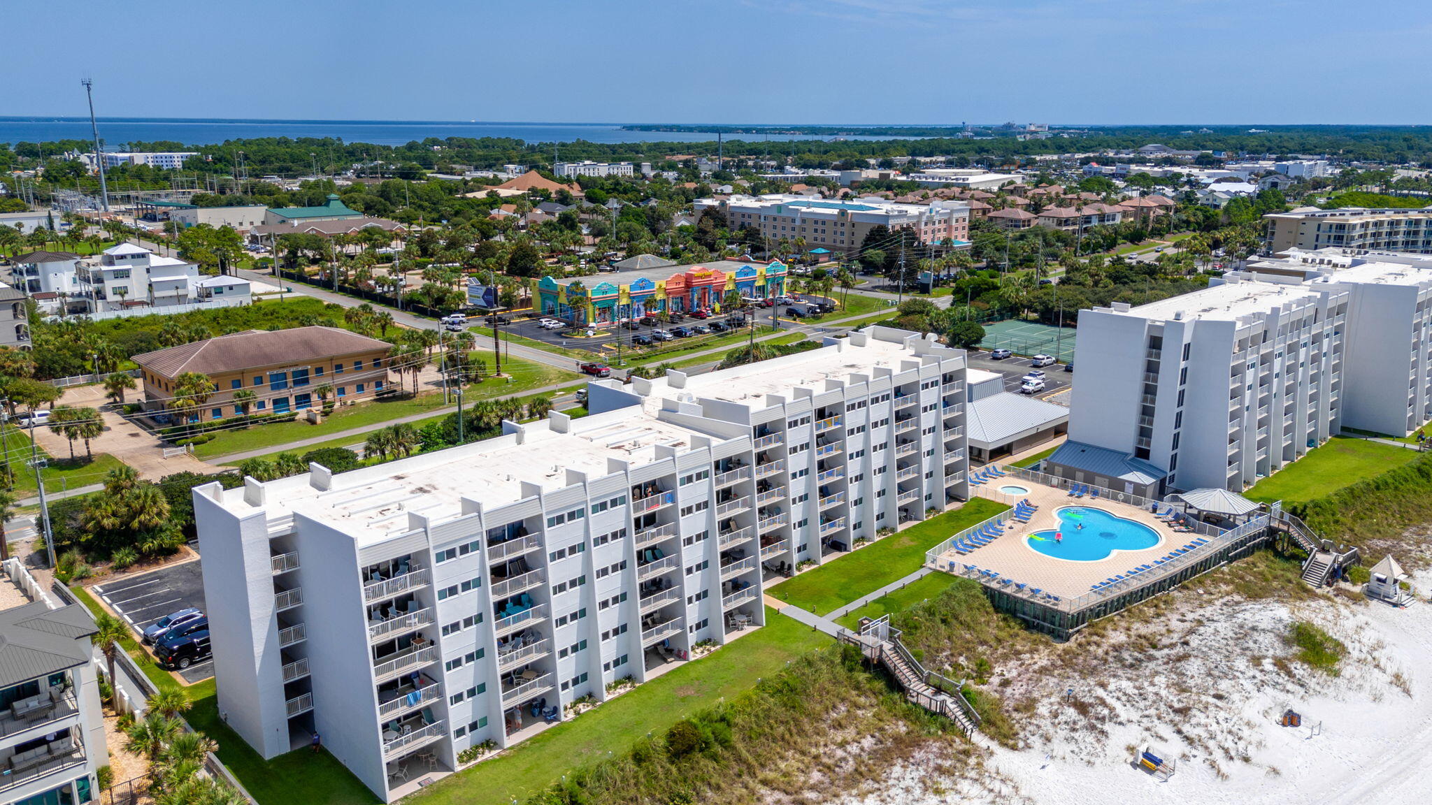 BEACH HOUSE CONDO PH 1 - Residential