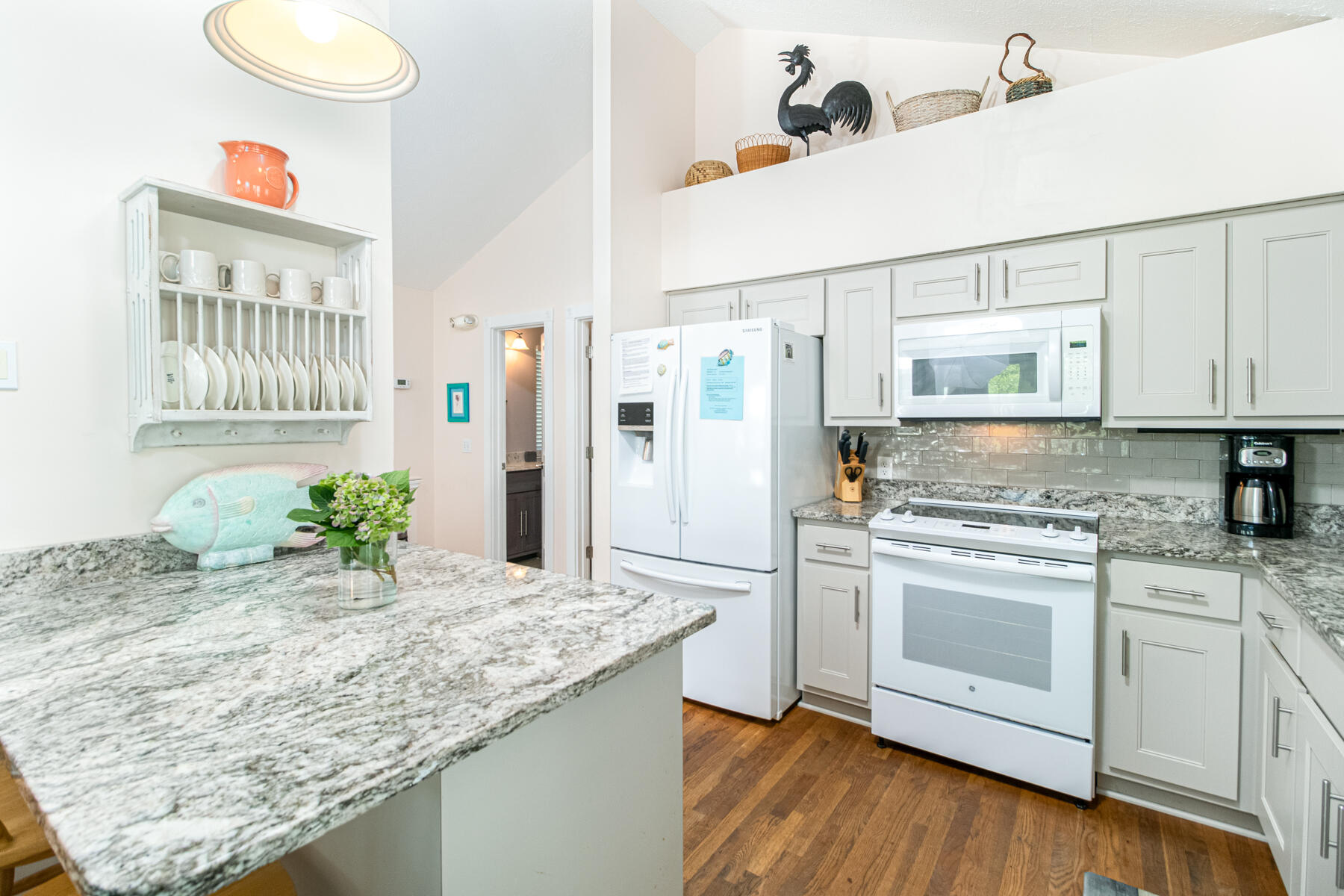 SUNRISE BEACH - Residential