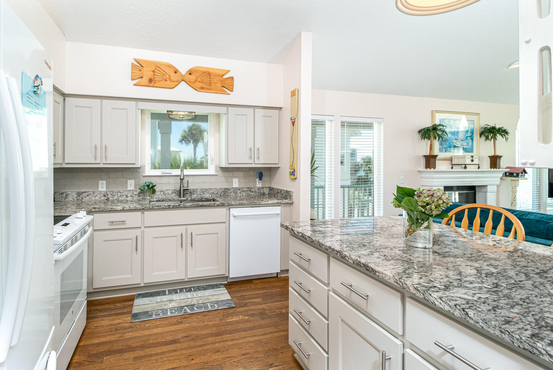 SUNRISE BEACH - Residential