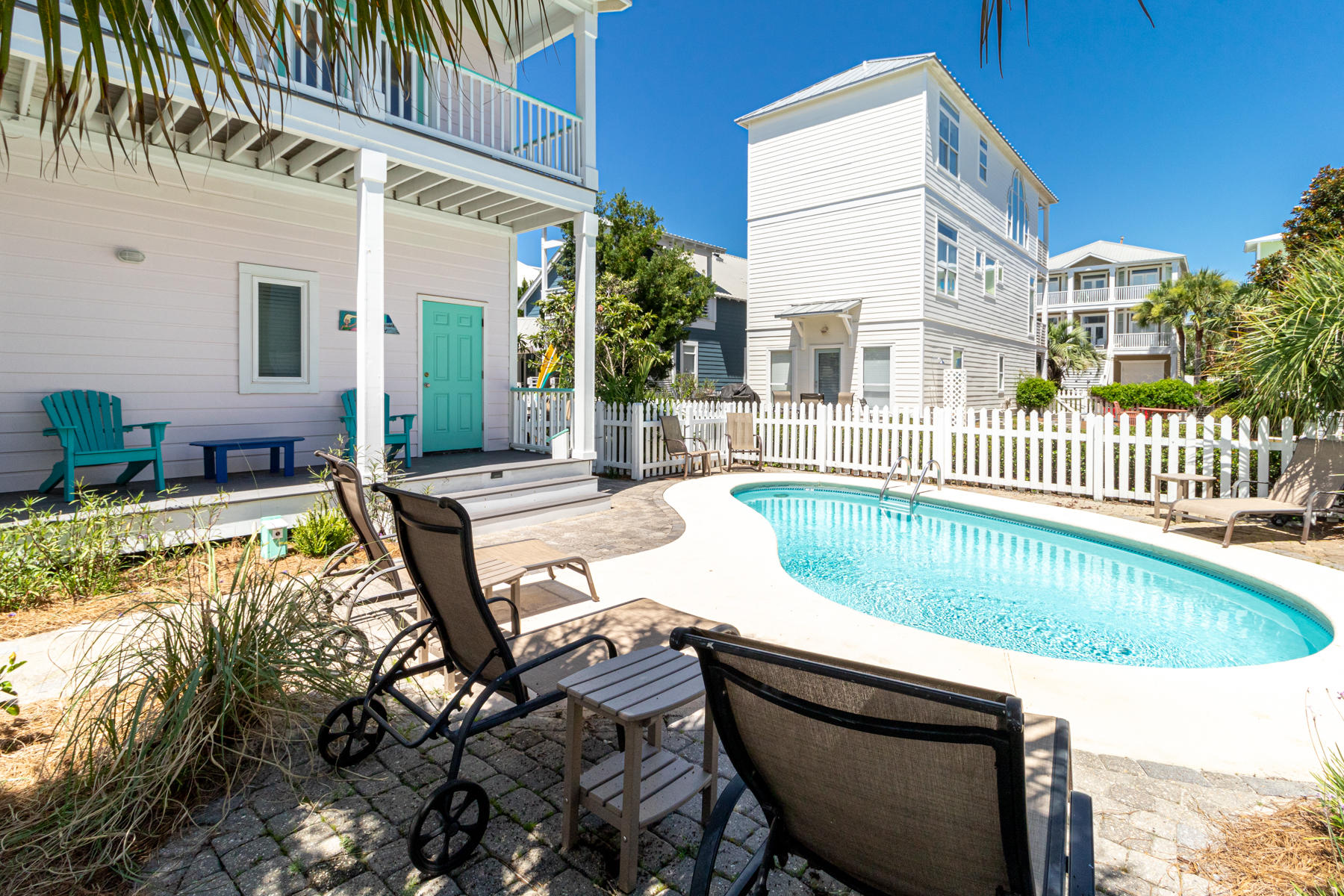 SUNRISE BEACH - Residential