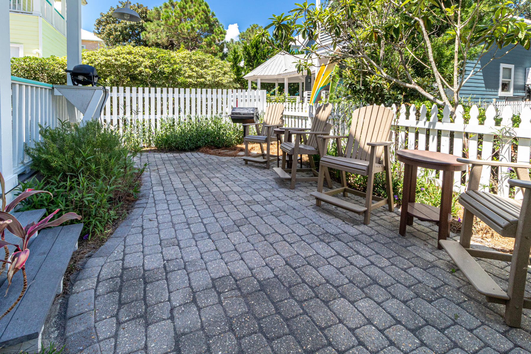 SUNRISE BEACH - Residential