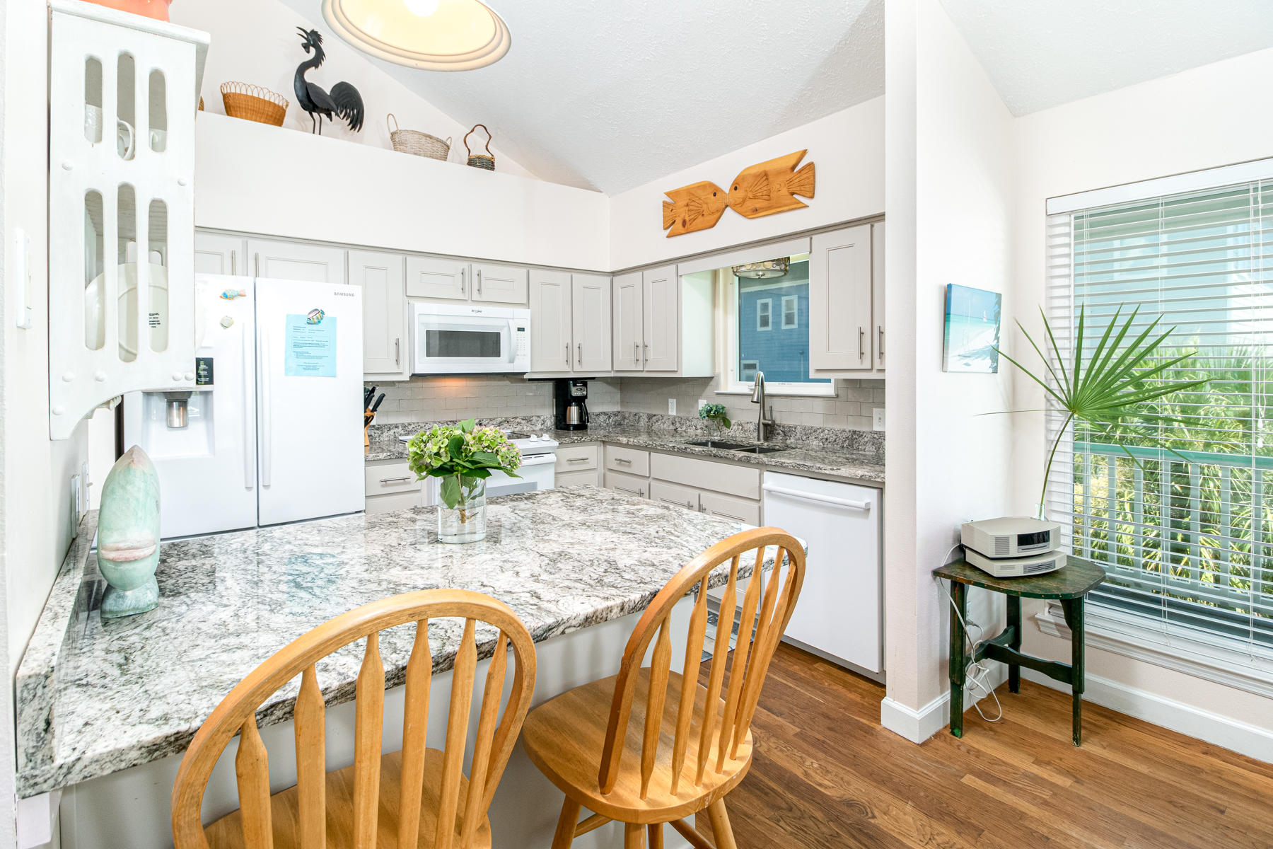 SUNRISE BEACH - Residential