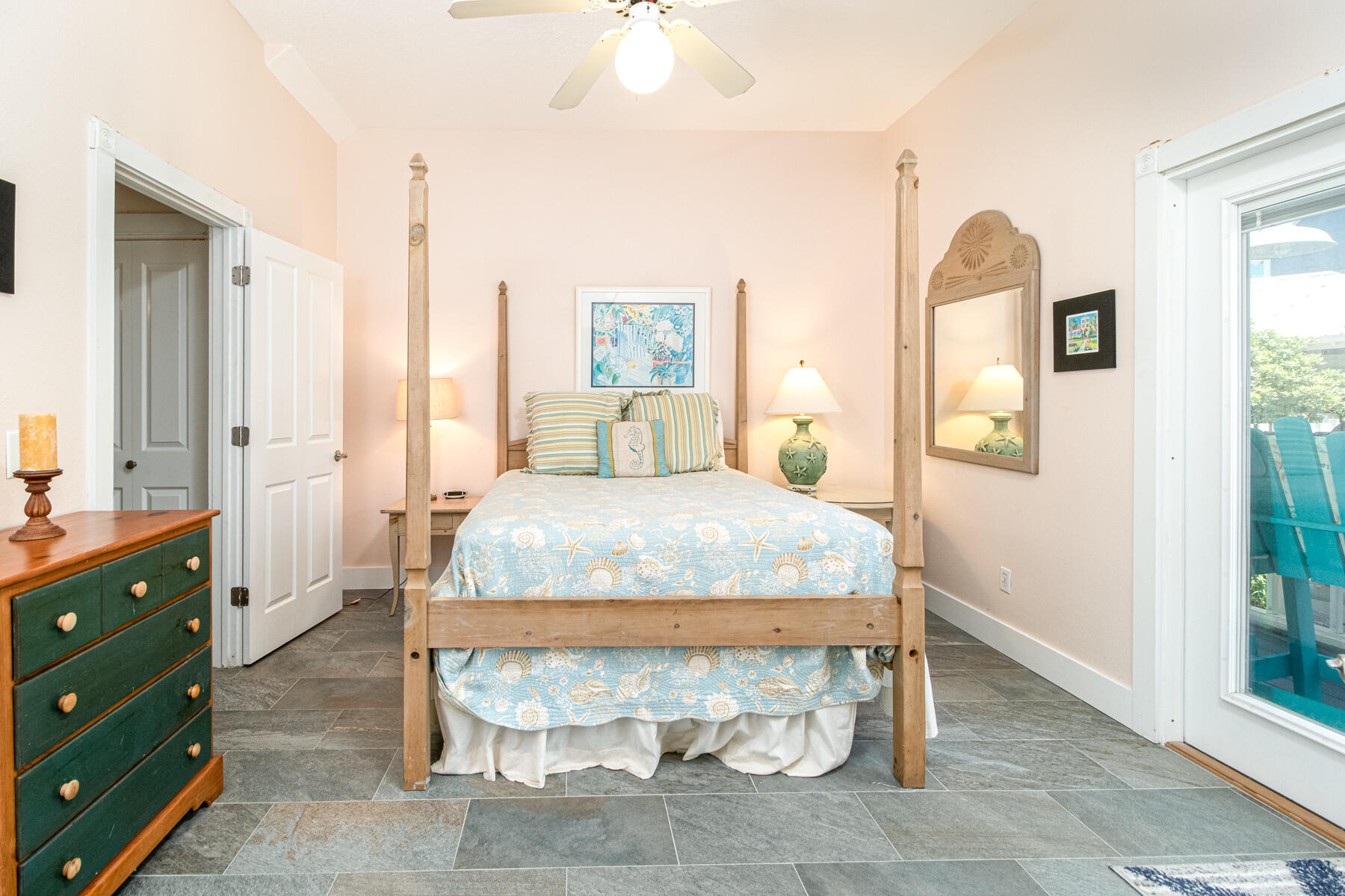 SUNRISE BEACH - Residential