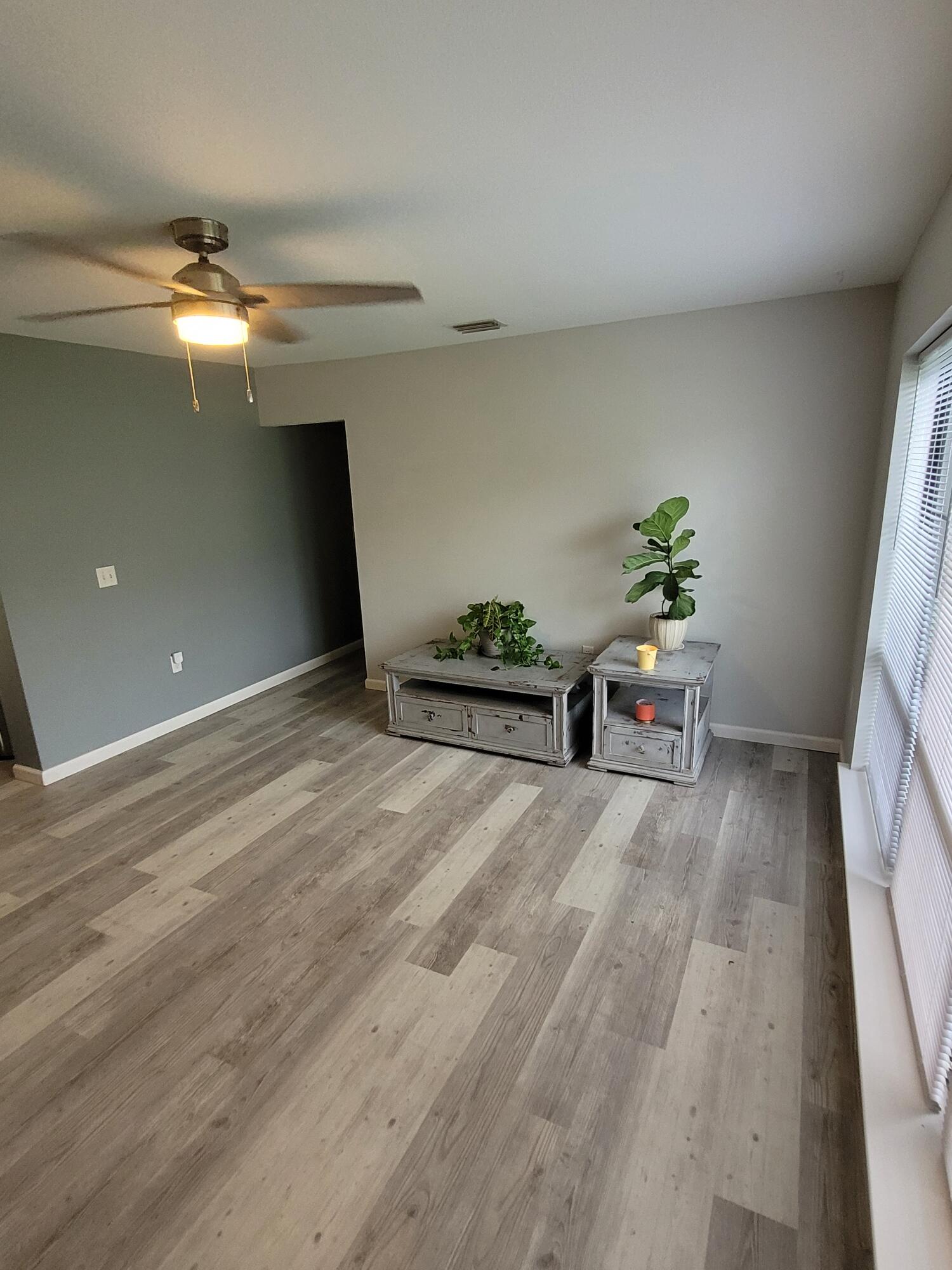 Elliotts Point 7th Addn - Residential