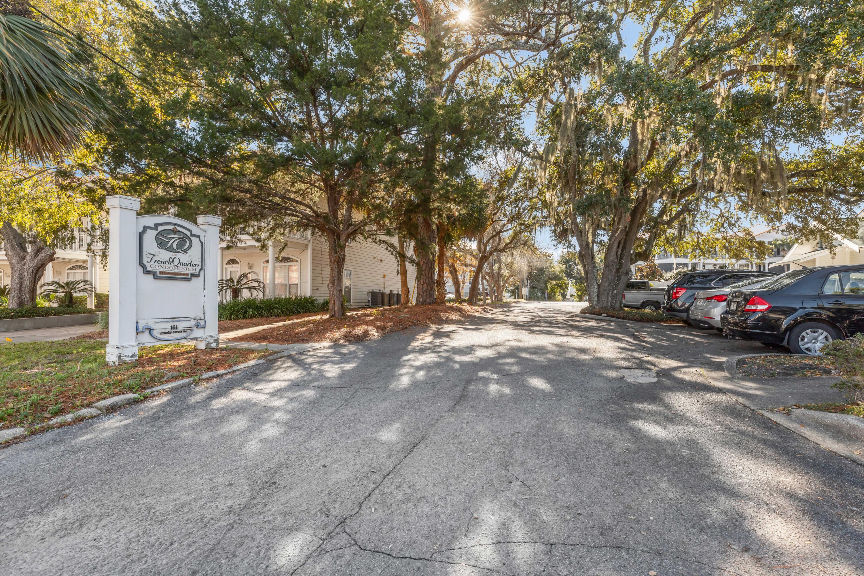 FRENCH QUARTERS - Residential