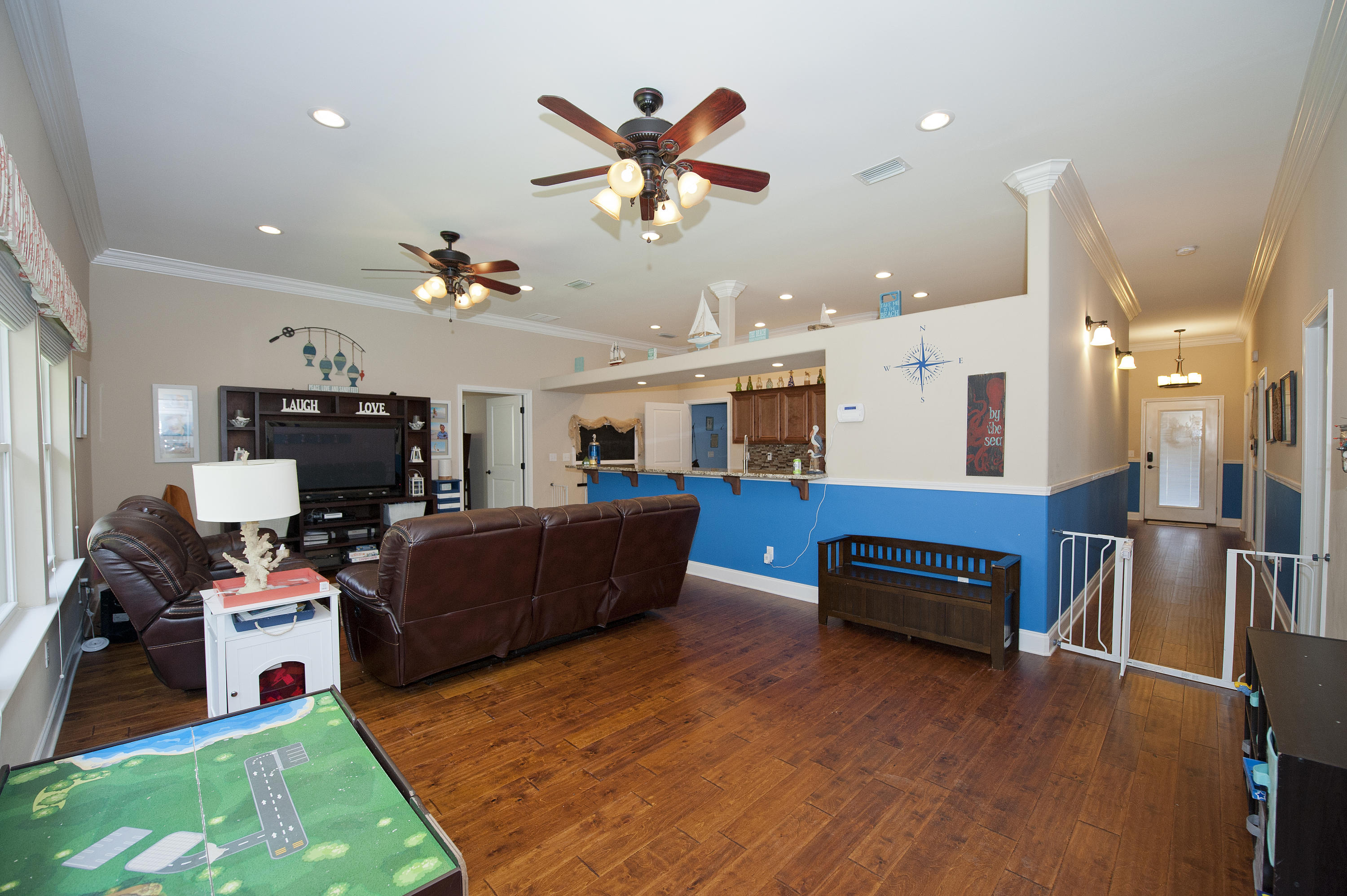 COLONIAL HEIGHTS - Residential