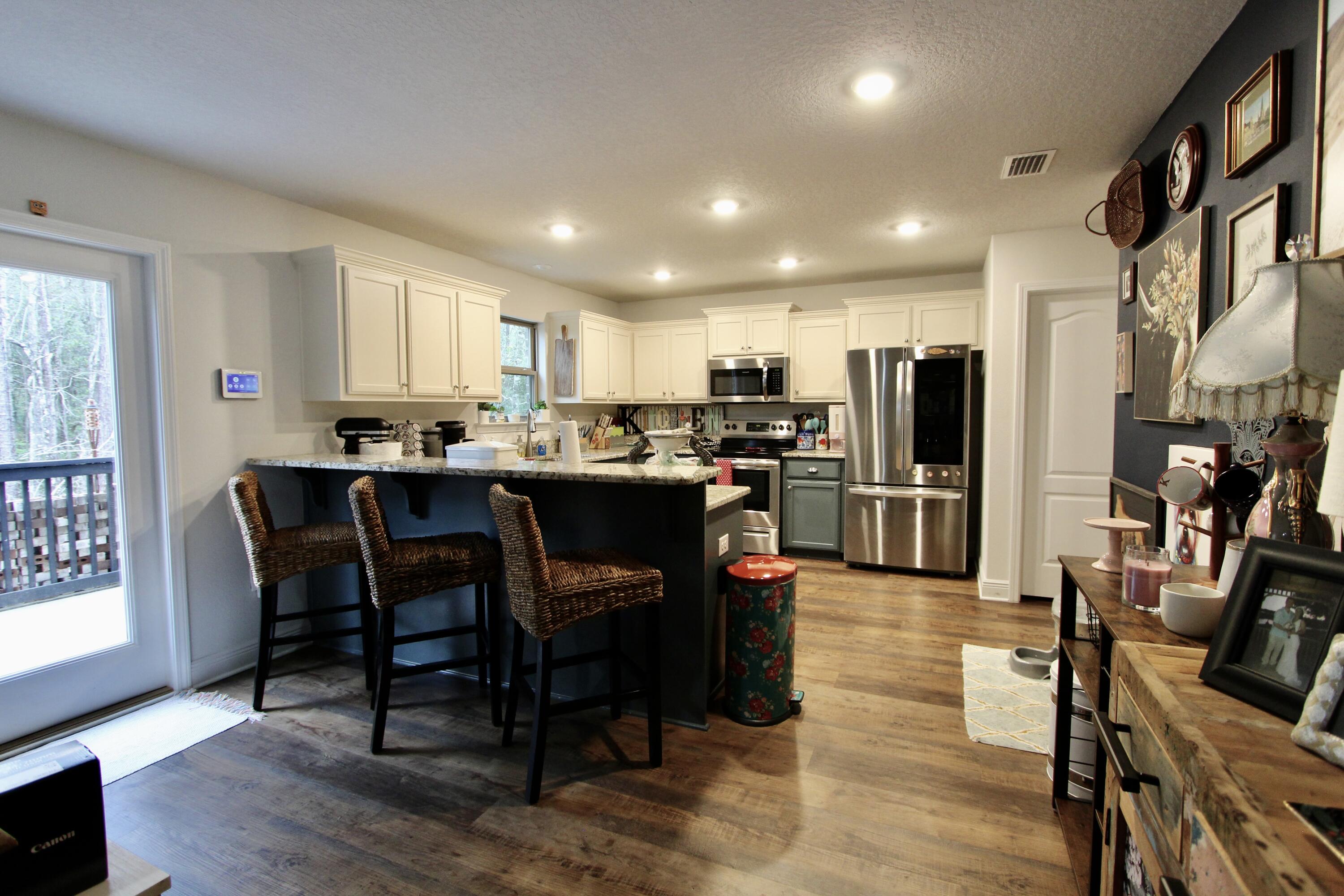 CHARLESTON PLACE - Residential Lease