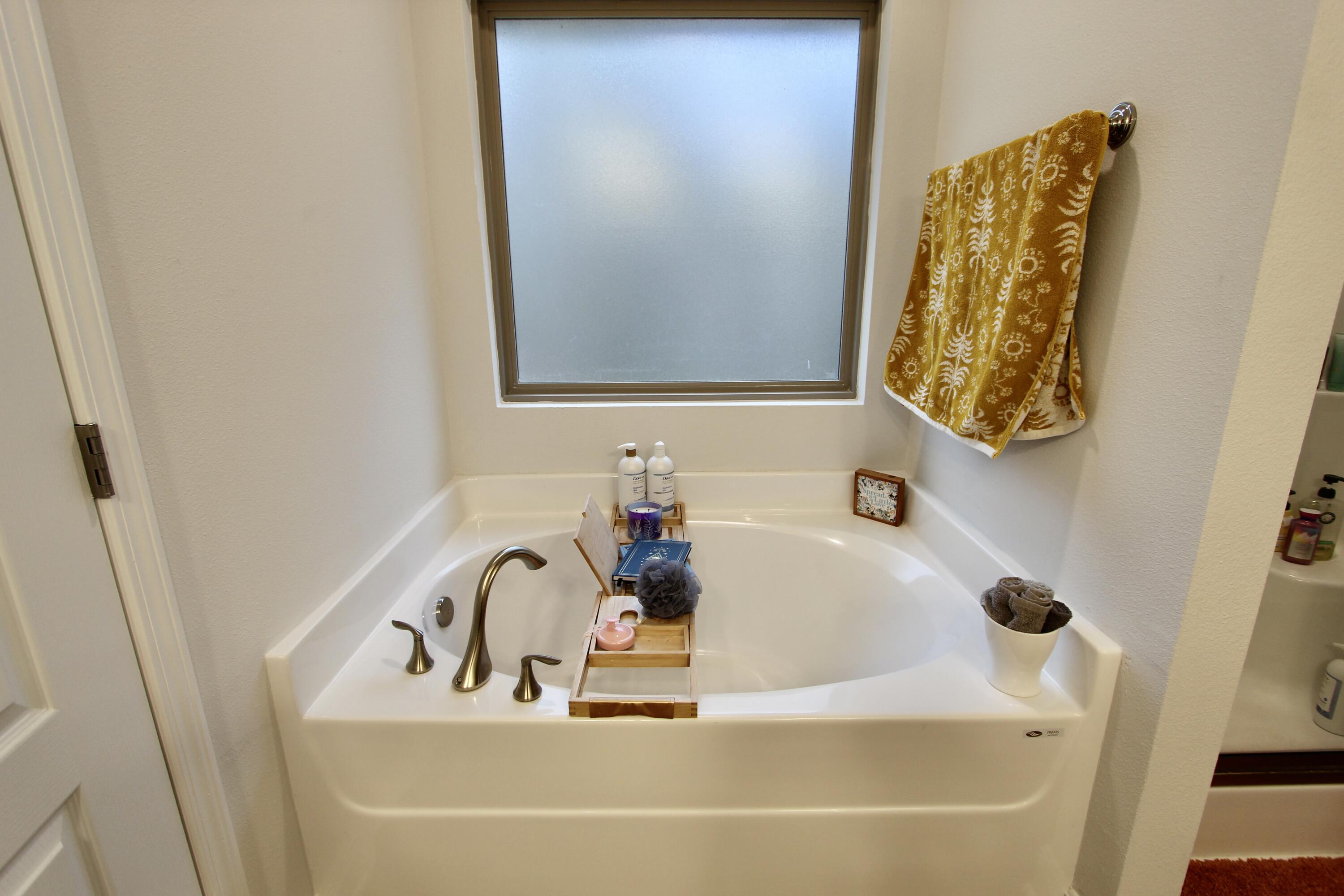 CHARLESTON PLACE - Residential Lease