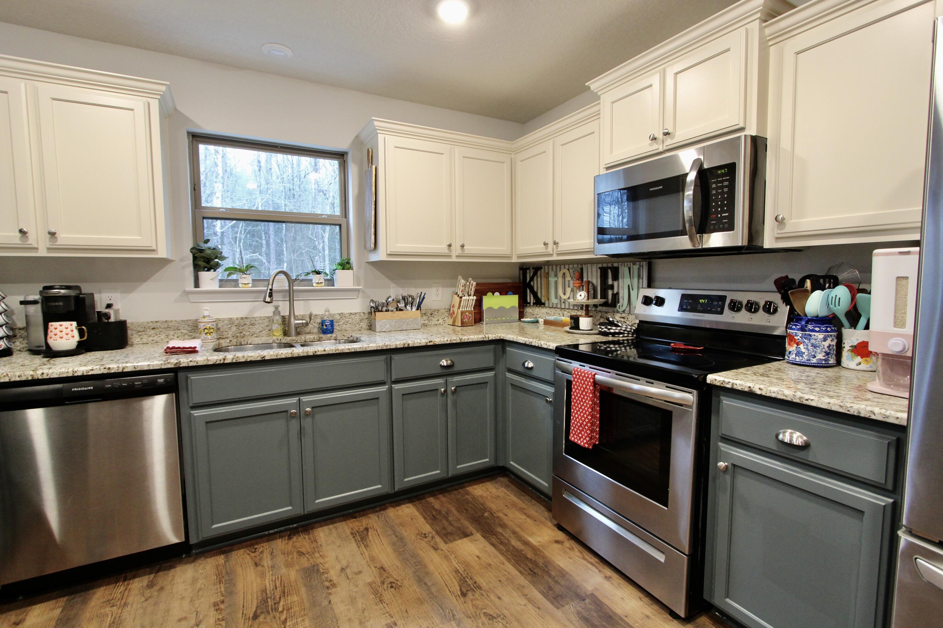 CHARLESTON PLACE - Residential Lease