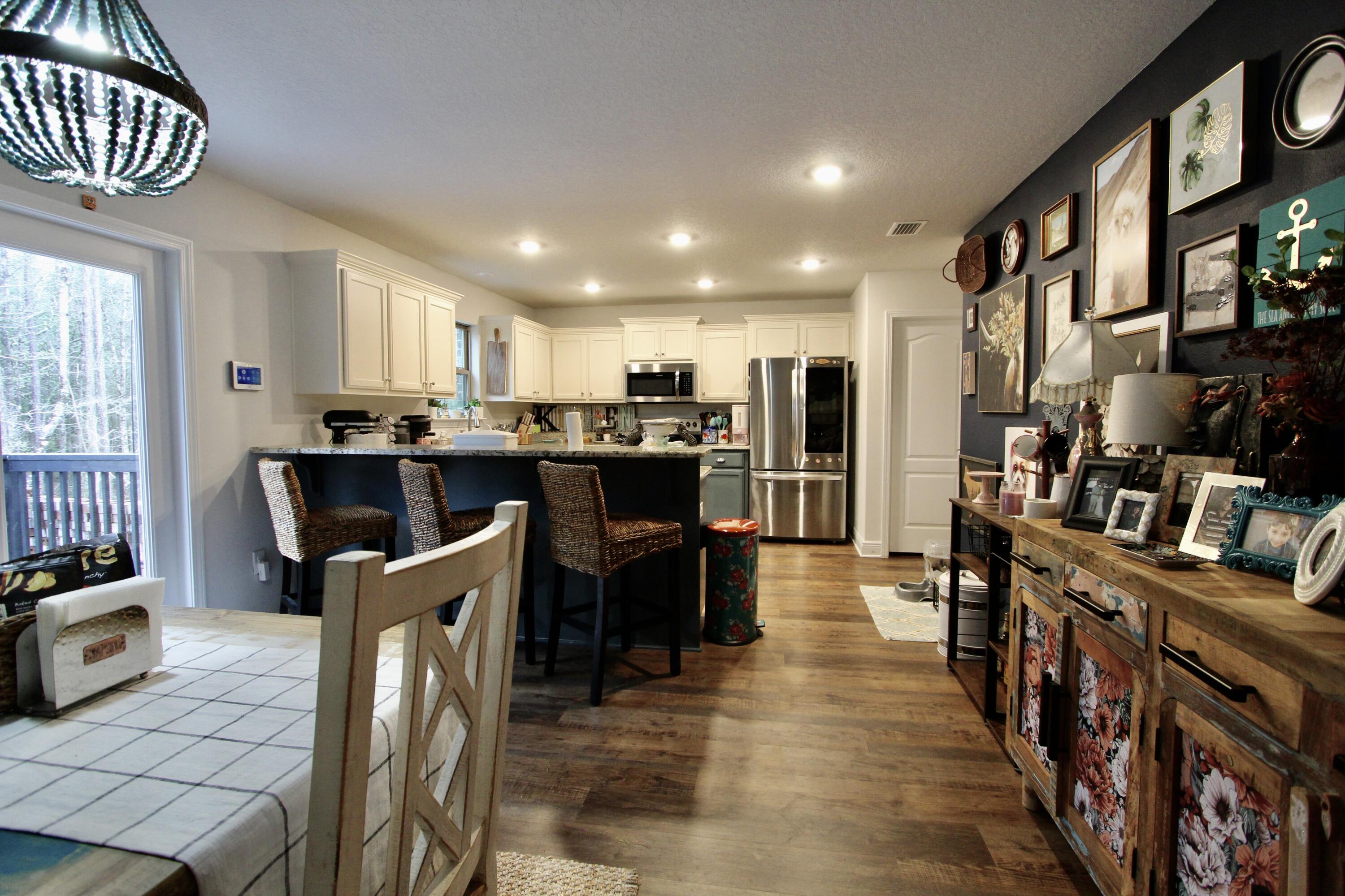 CHARLESTON PLACE - Residential Lease