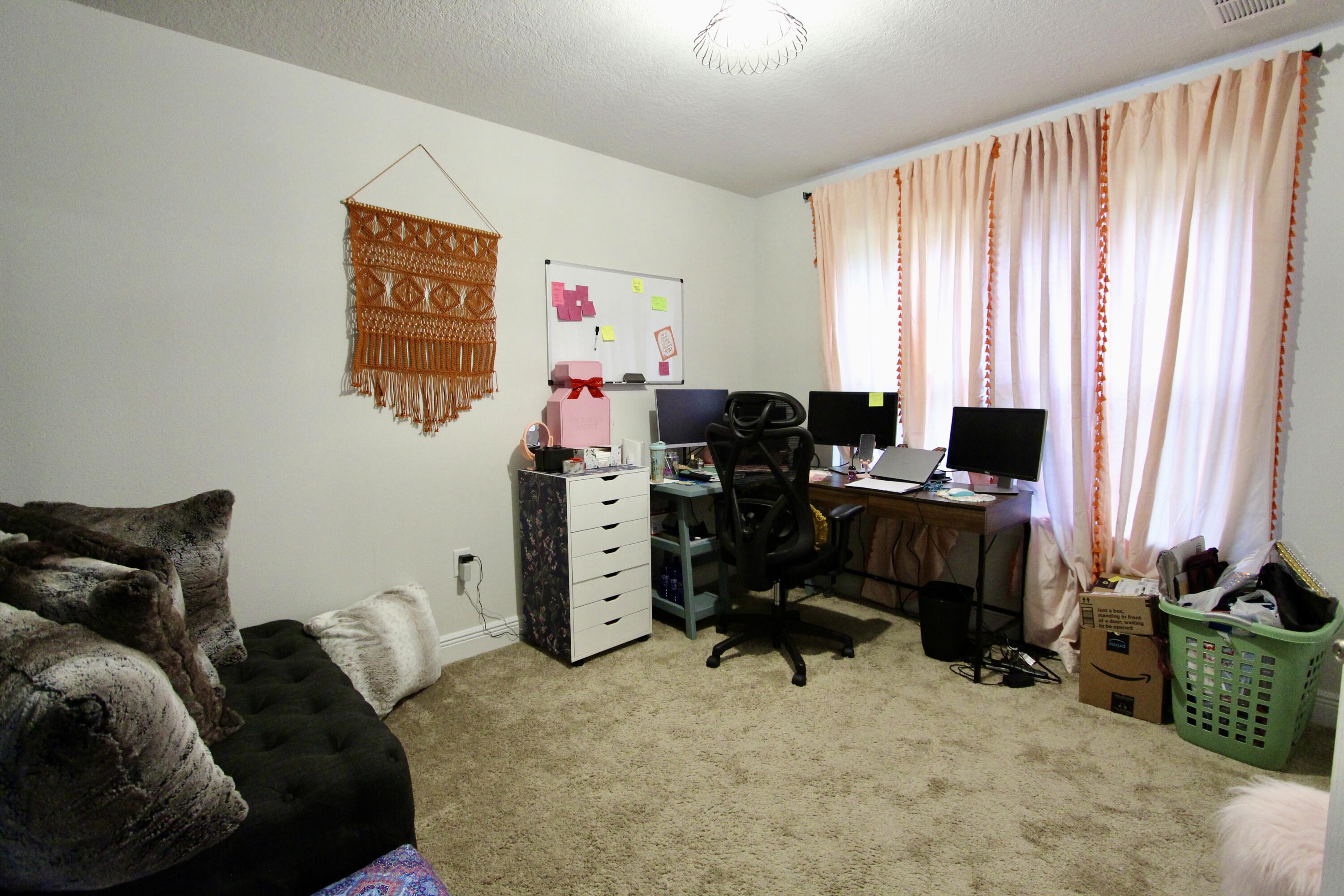 CHARLESTON PLACE - Residential Lease