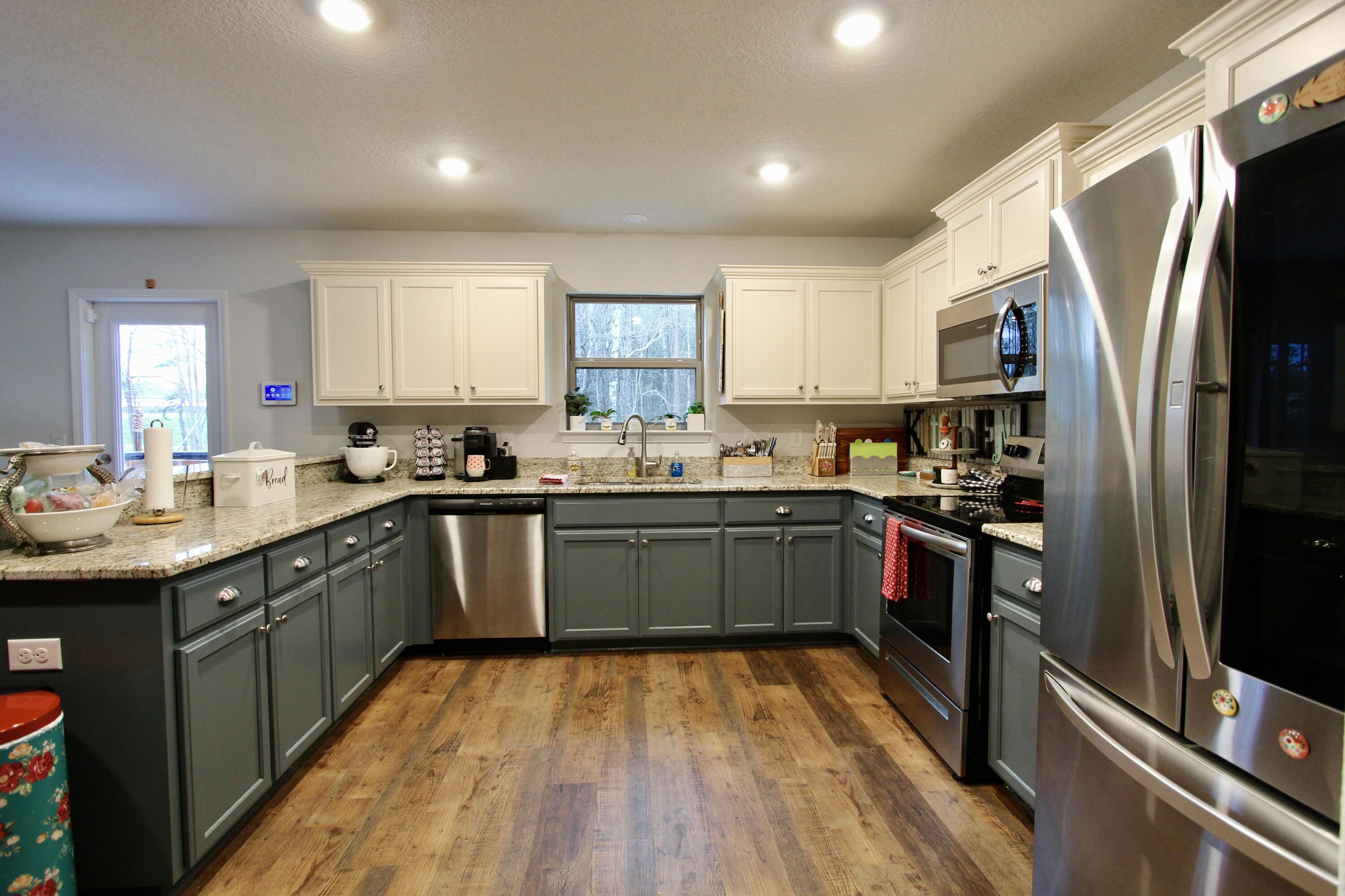 CHARLESTON PLACE - Residential Lease