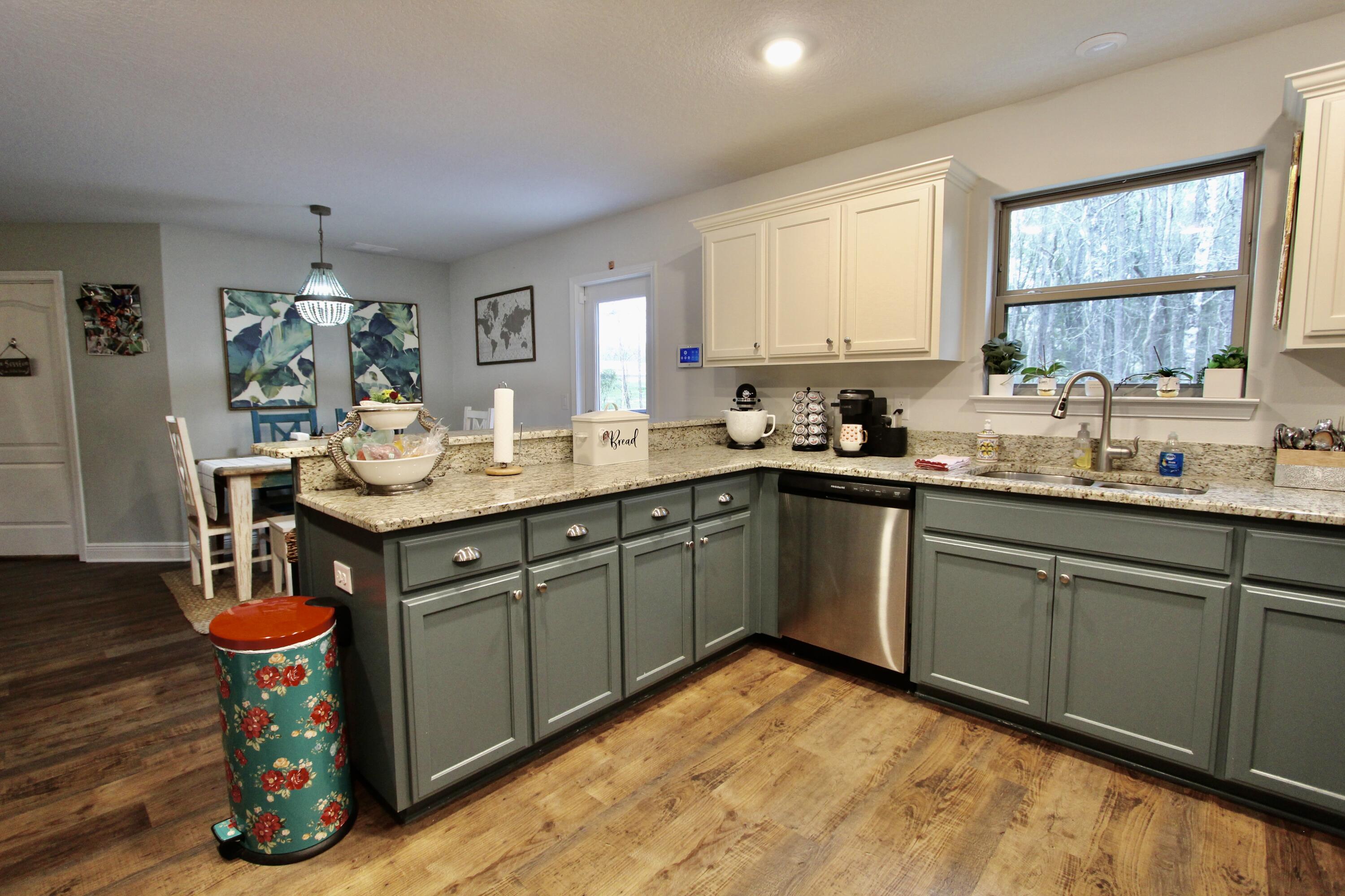 CHARLESTON PLACE - Residential Lease