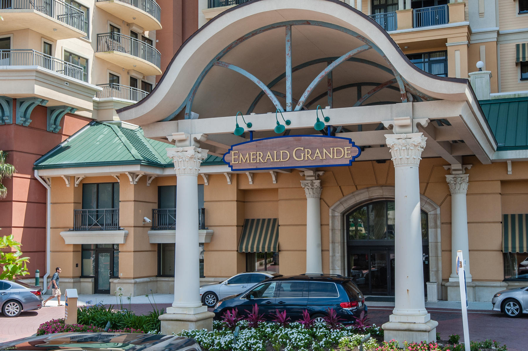 EMERALD GRANDE - Residential