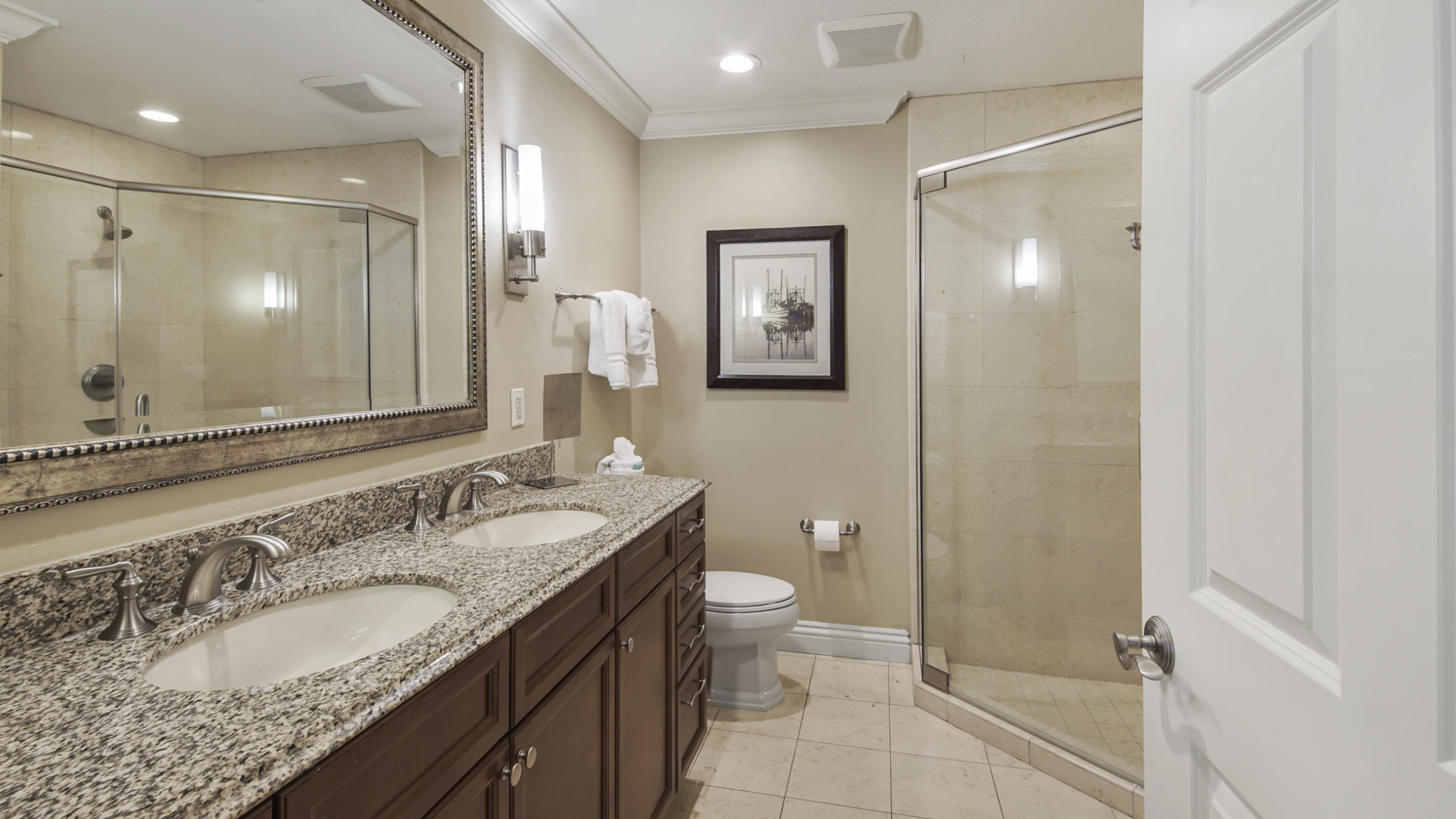 EMERALD GRANDE - Residential