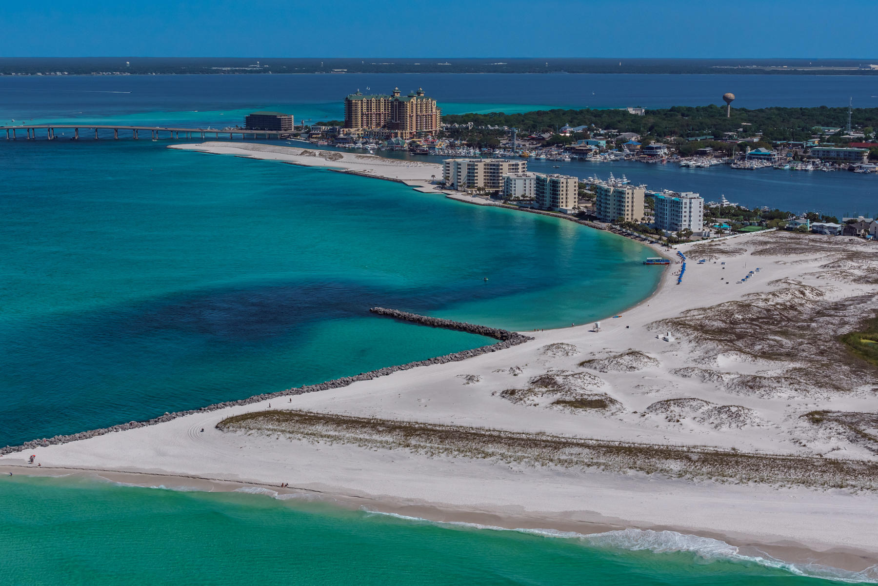 EMERALD GRANDE - Residential