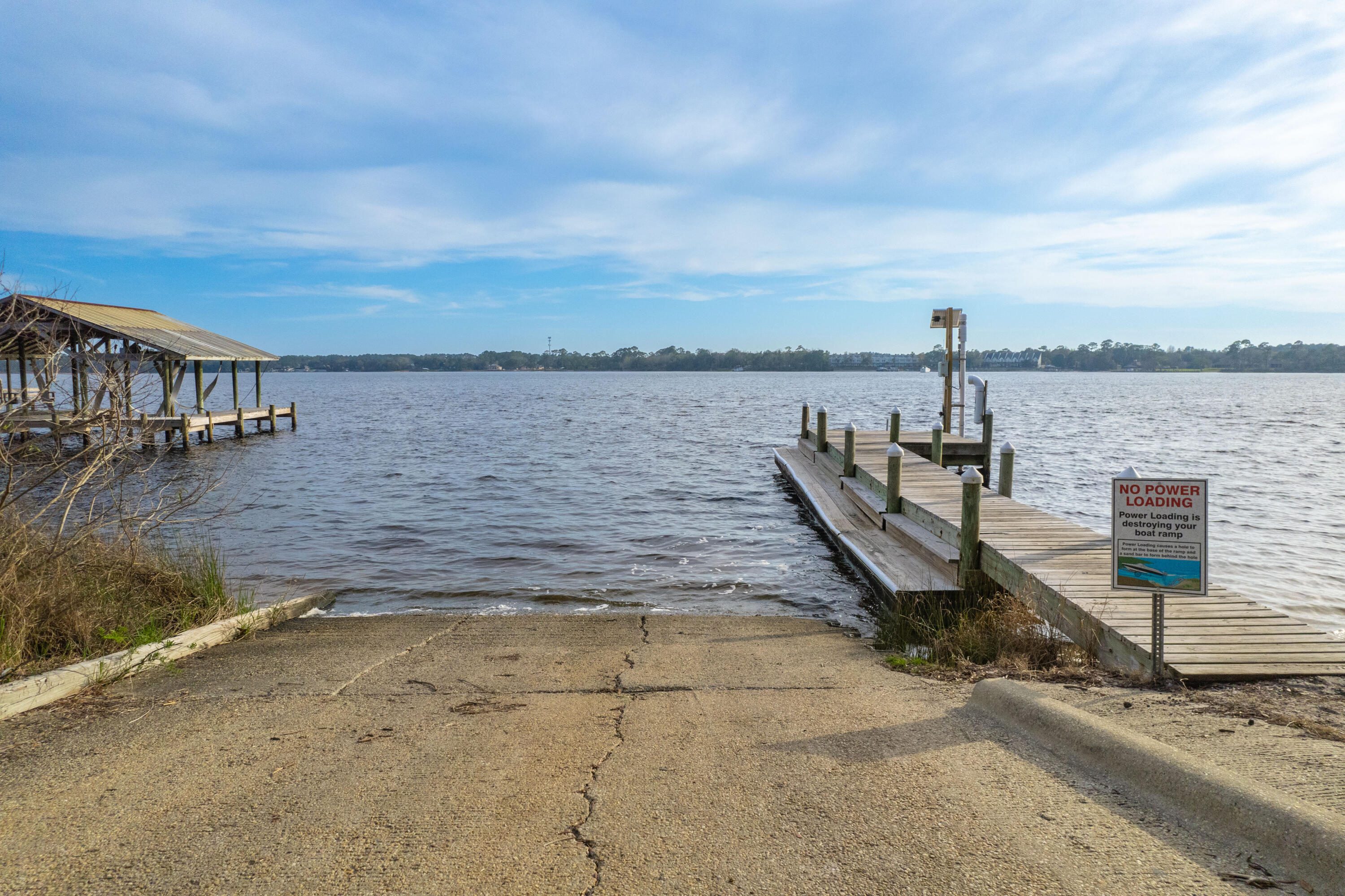 HOLLEY SHORES - Residential