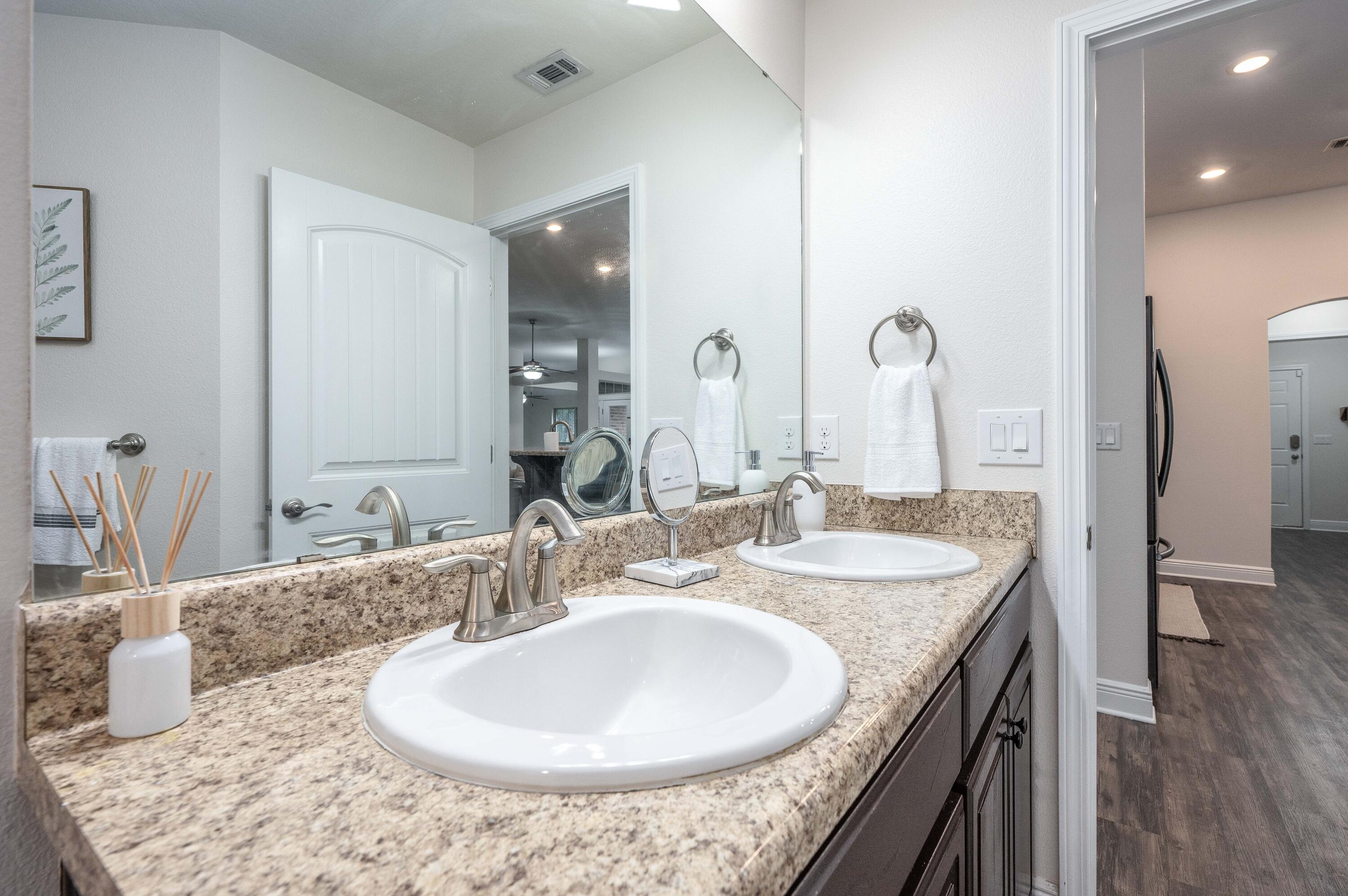 HOLLEY SHORES - Residential
