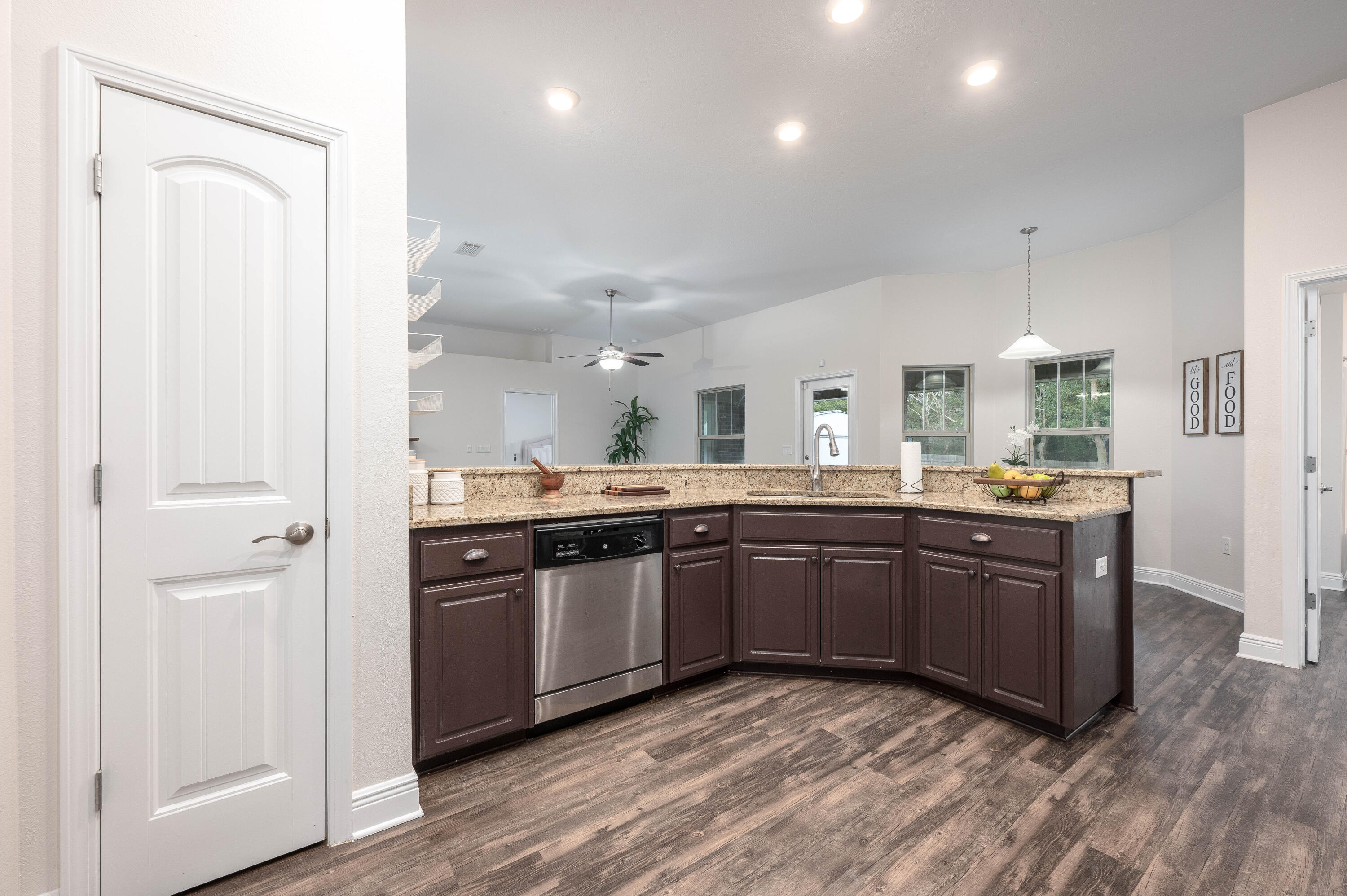 HOLLEY SHORES - Residential