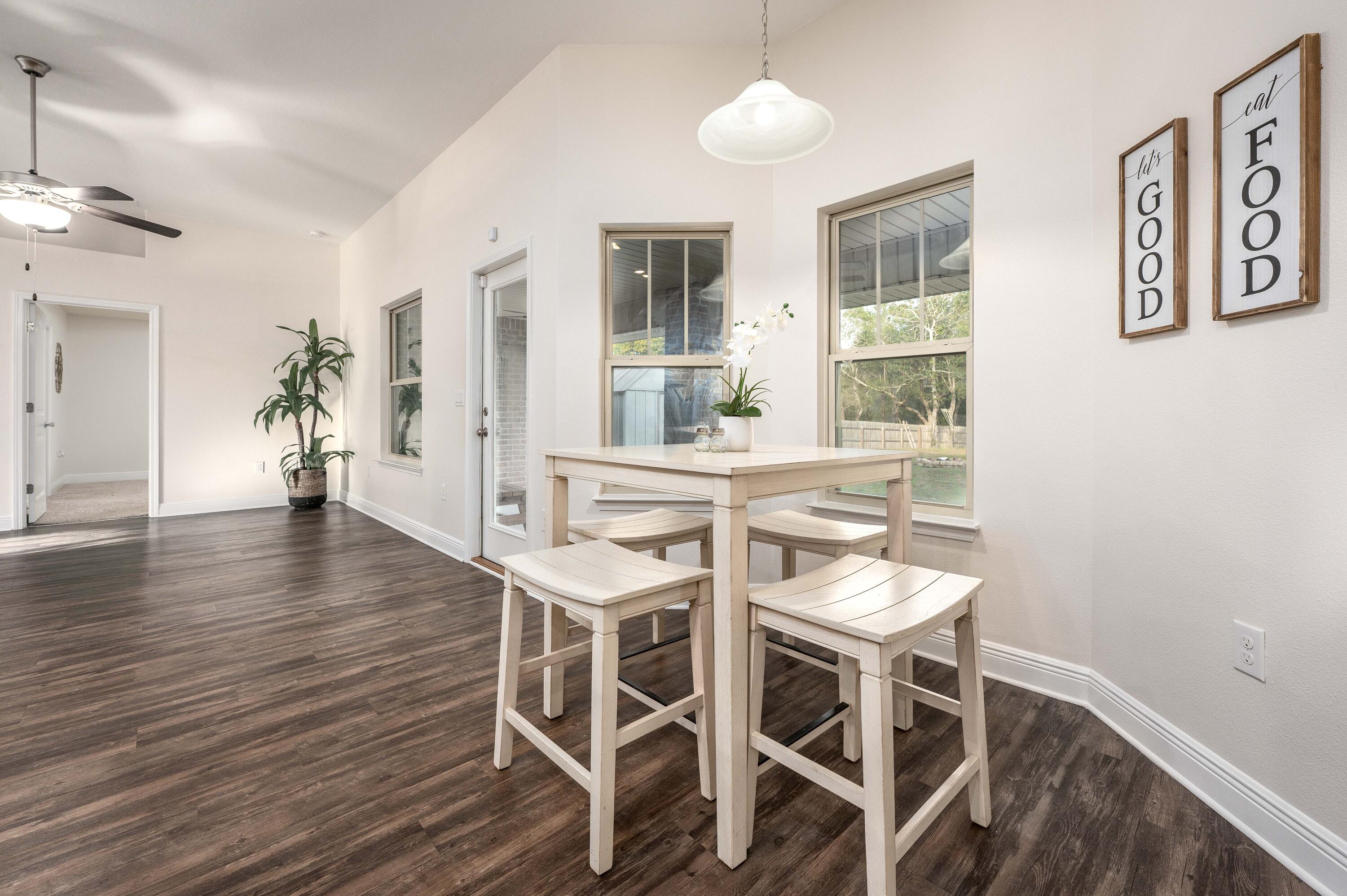 HOLLEY SHORES - Residential