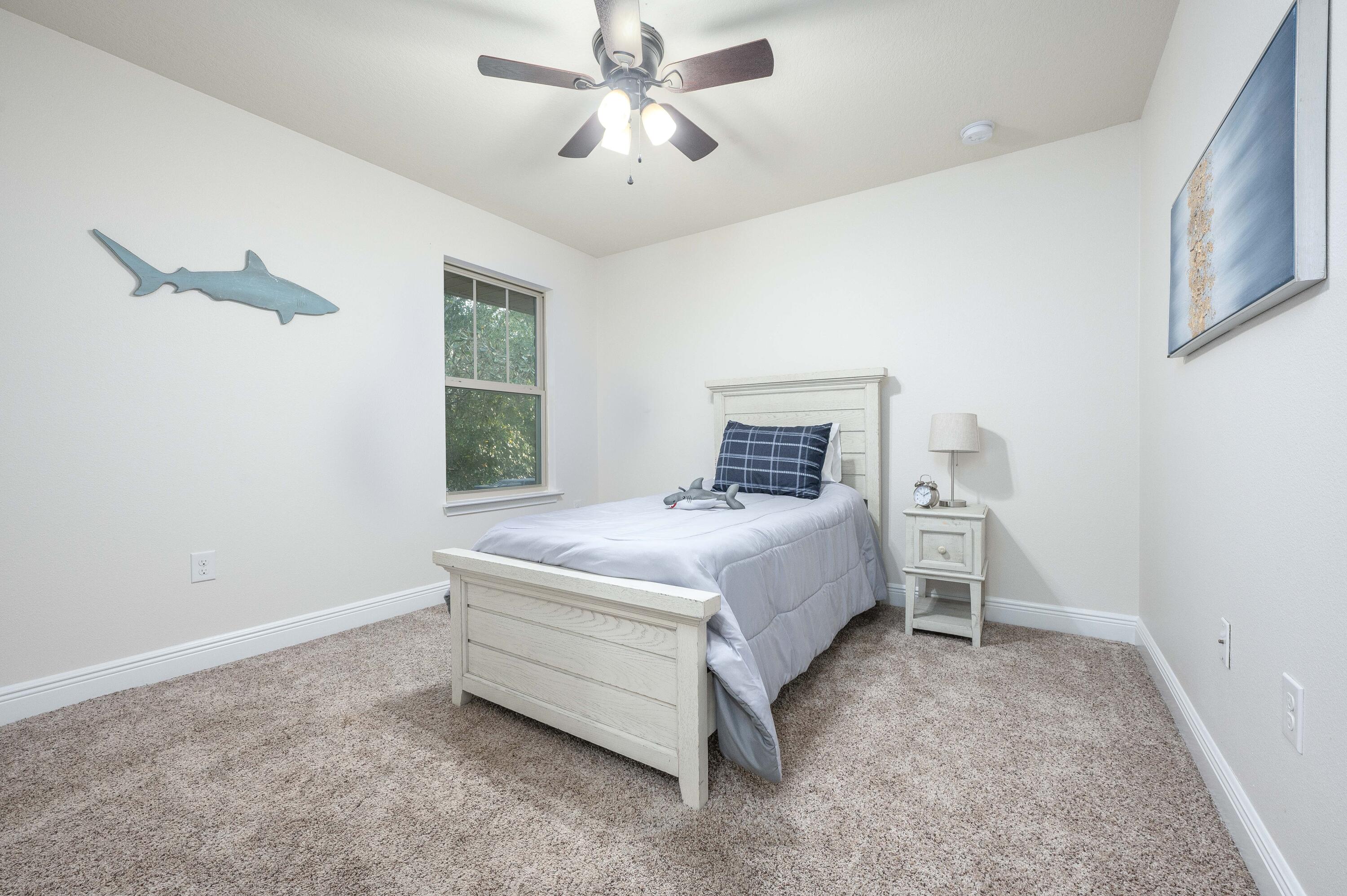 HOLLEY SHORES - Residential