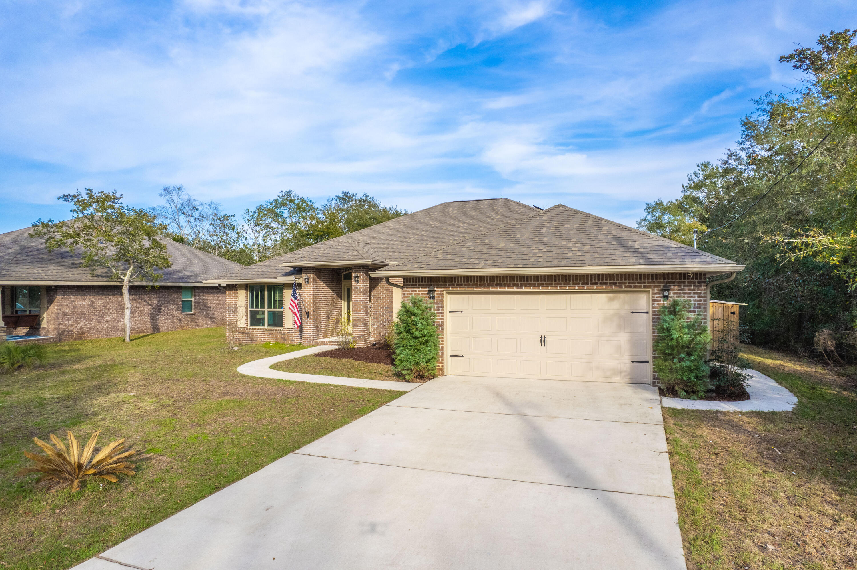 HOLLEY SHORES - Residential