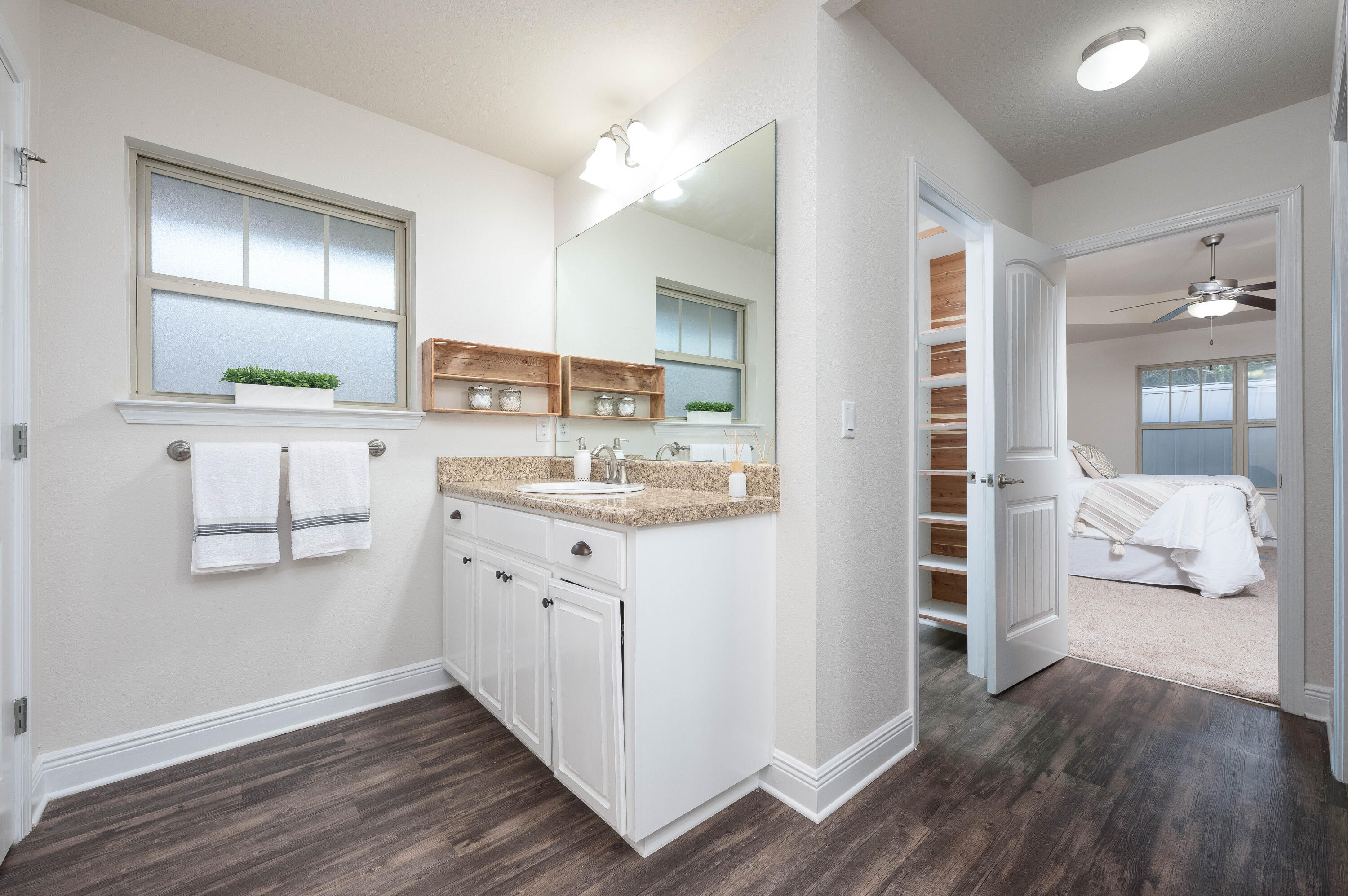 HOLLEY SHORES - Residential