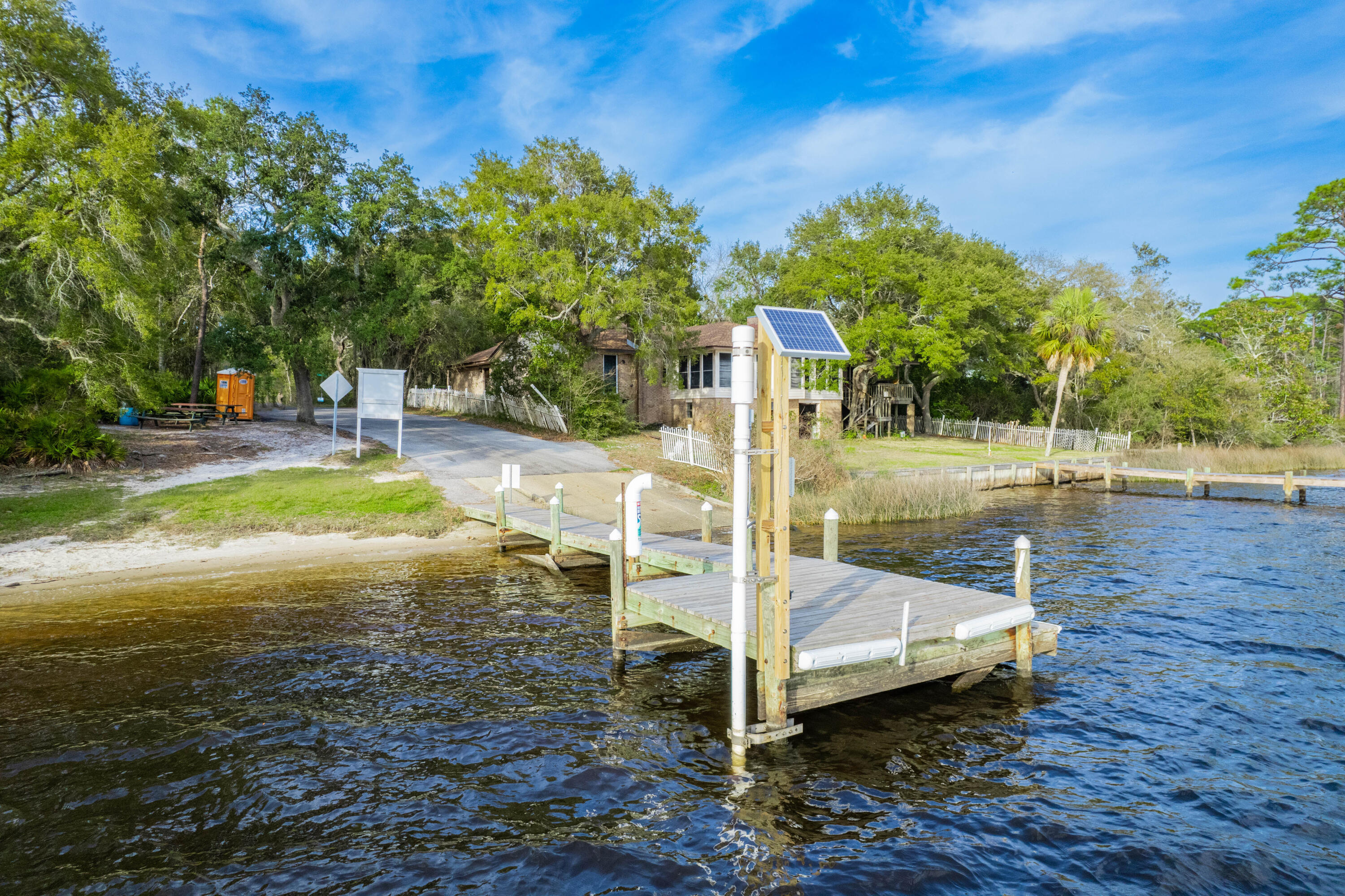 HOLLEY SHORES - Residential