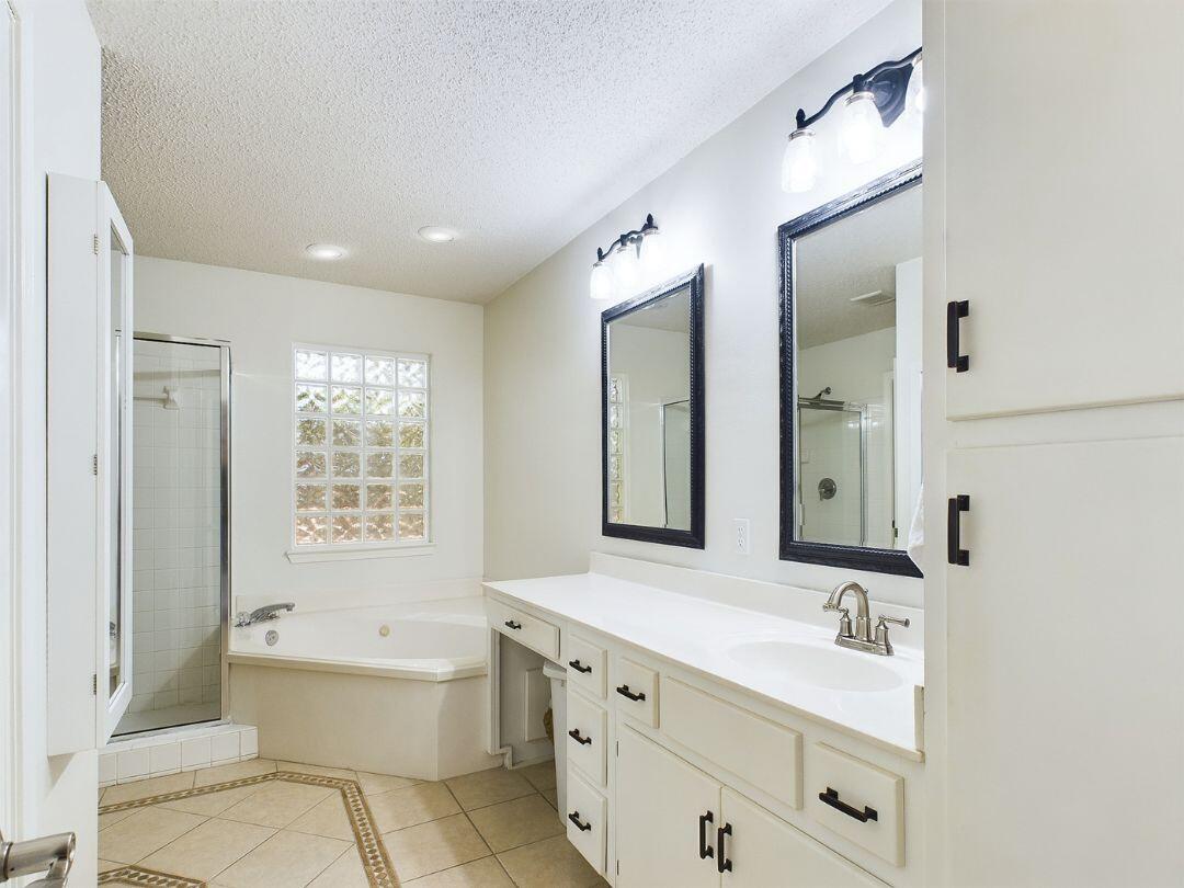 HIDDEN LAKES LOT 1 - Residential