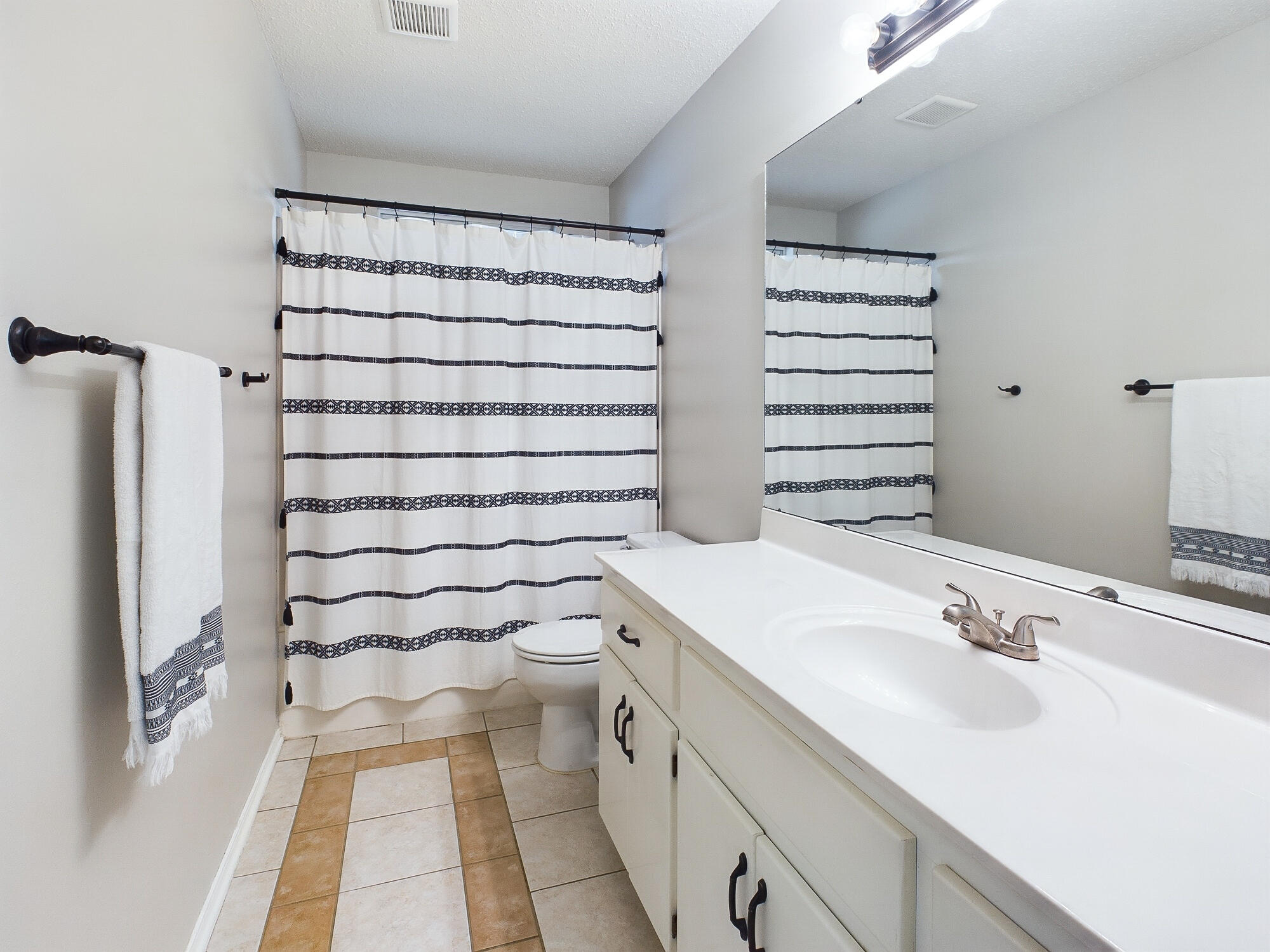 HIDDEN LAKES LOT 1 - Residential