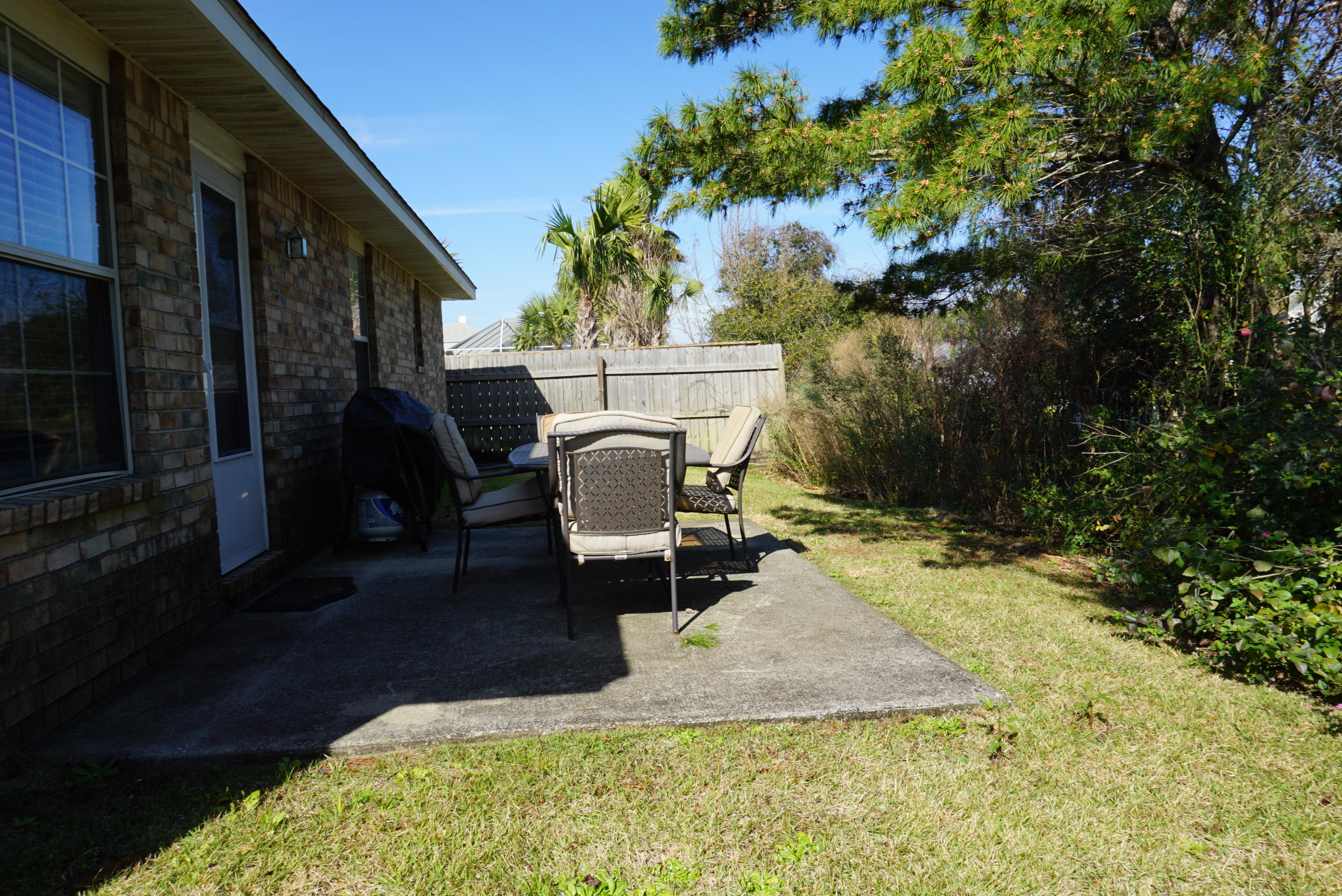 PARADISE RETREAT - Residential Lease