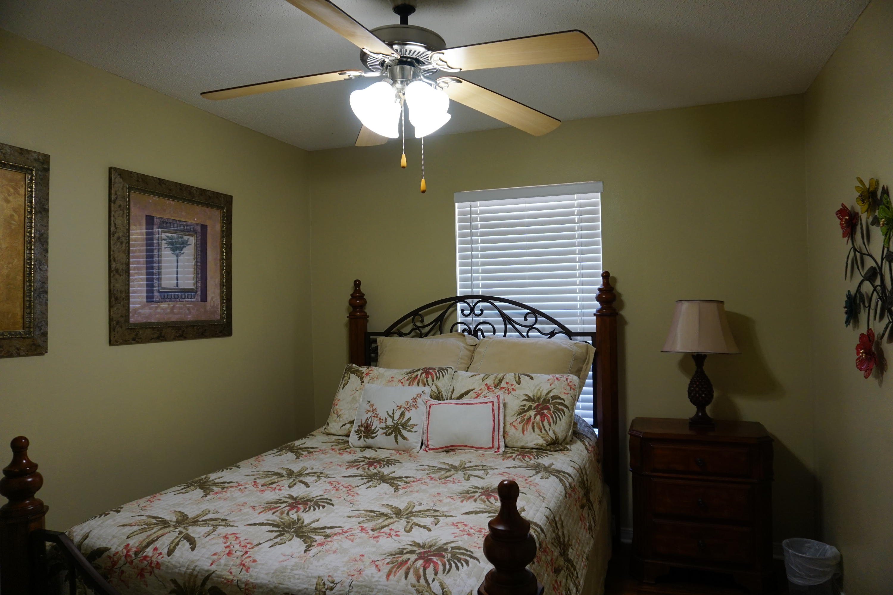 PARADISE RETREAT - Residential Lease