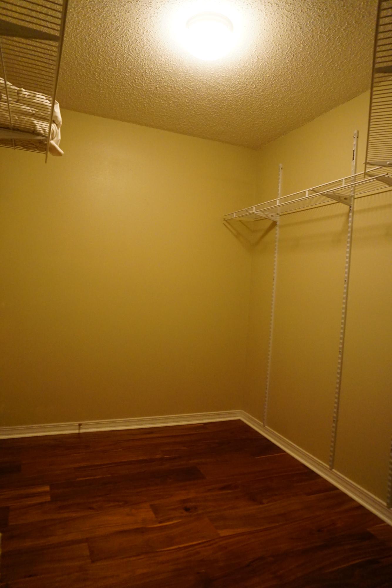 PARADISE RETREAT - Residential Lease