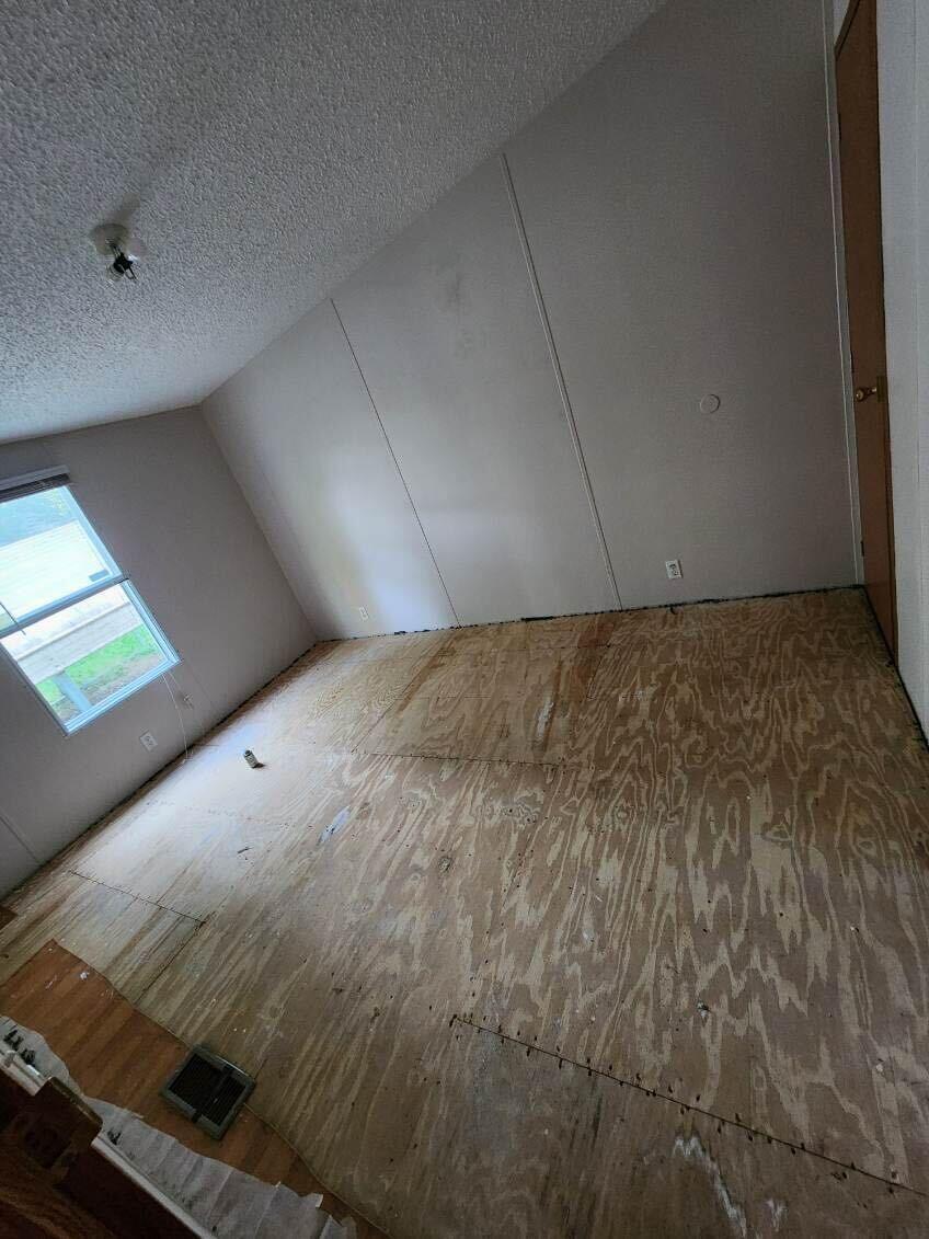 OAKWOOD HILLS UNIT 3 - Residential