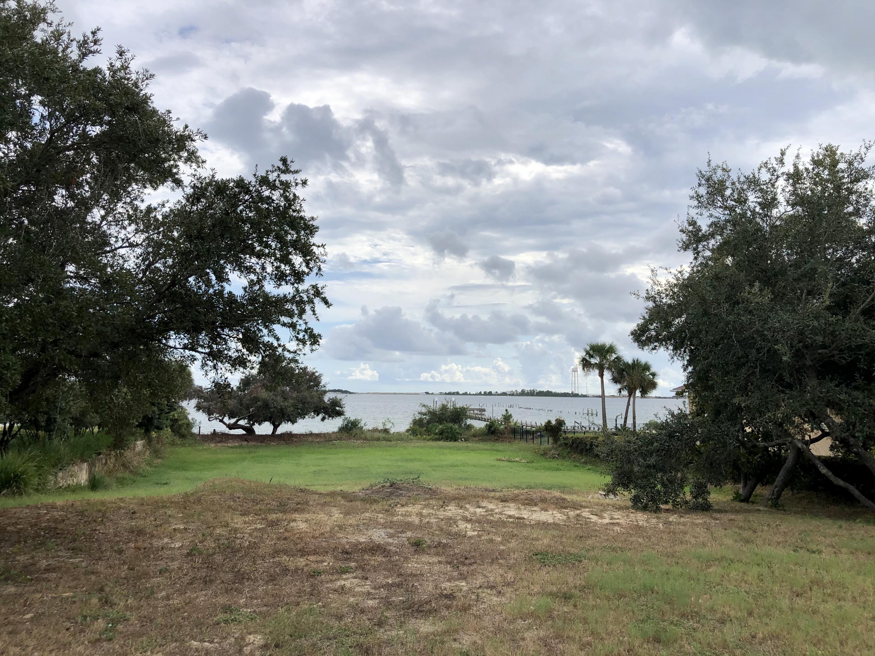 PRITCHARD POINT - Land