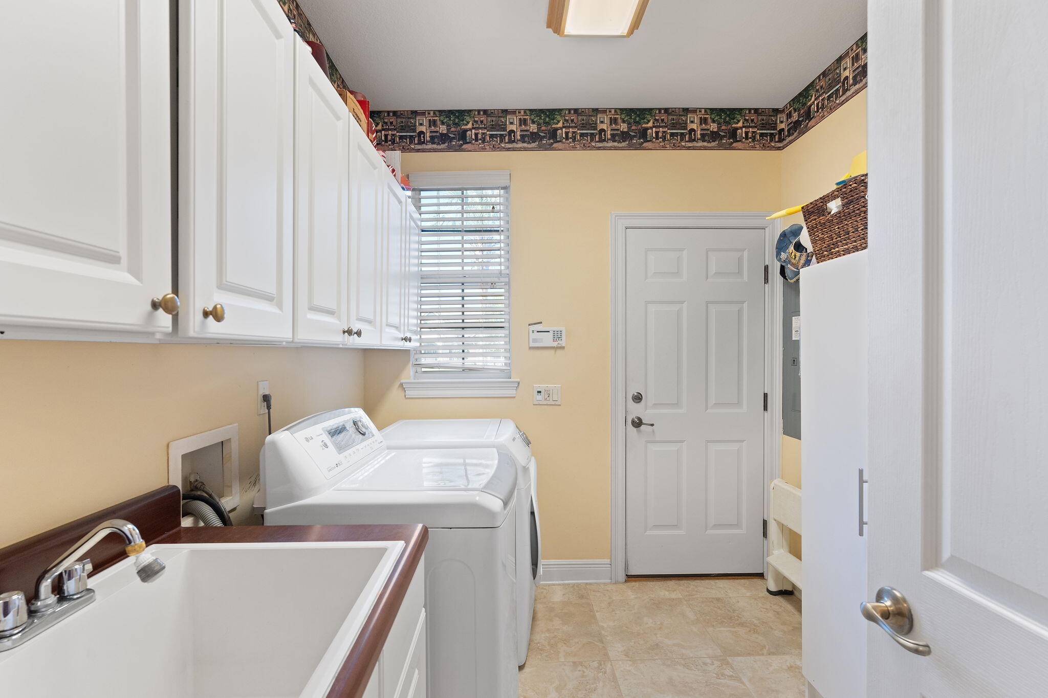 HIDDEN CREEK AT HOLLEY BY THE SEA - Residential