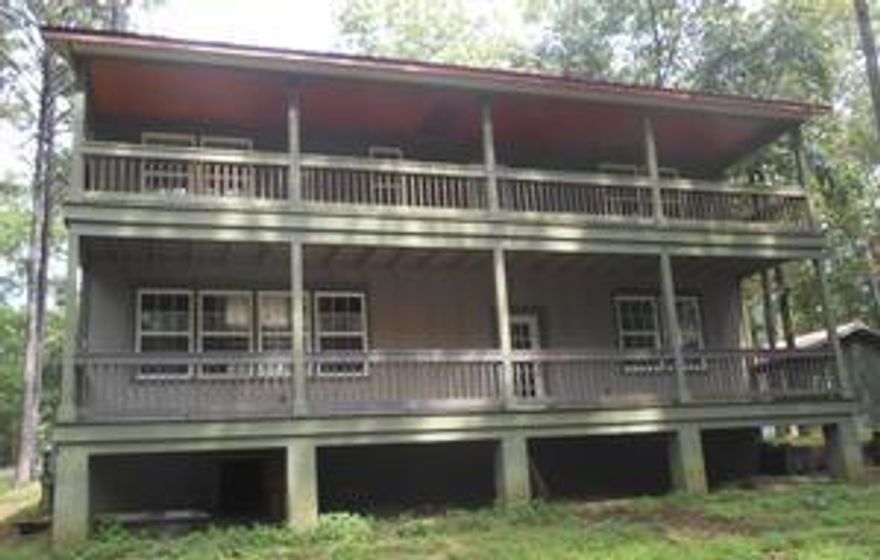 This move in ready Homepath by Fannie Mae home offers 3 bedrooms and 3.5 bathrooms. Home has been freshly painted, new dishwasher, stove and microwave. First floor has wood flooring, 1 bedroom and 1.5 bathrooms, 2nd floor has 2 bedrooms each with own bathroom, and large walk in closets. There is 2 car detached garage and separate storage building.