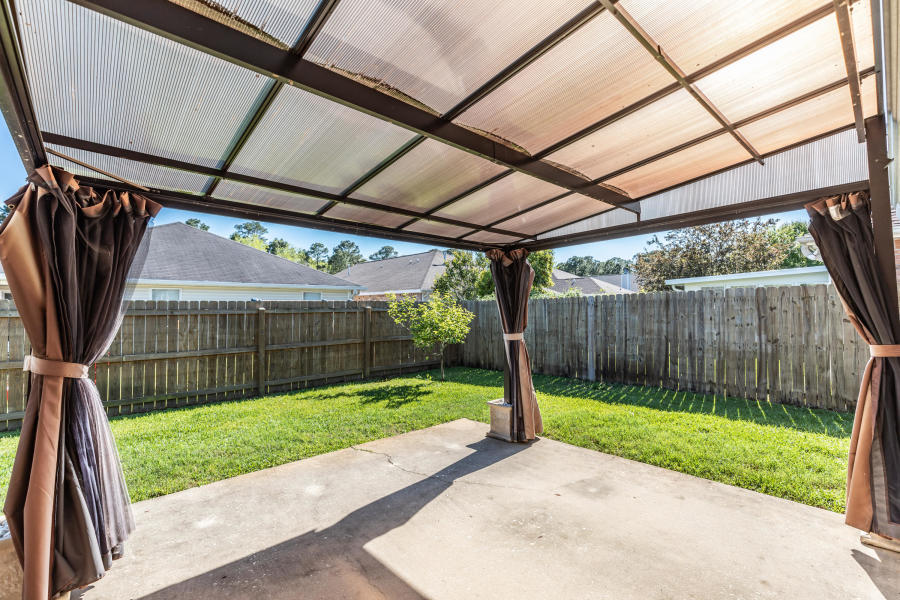 EMERALD VILLAGE S/D - Residential Lease