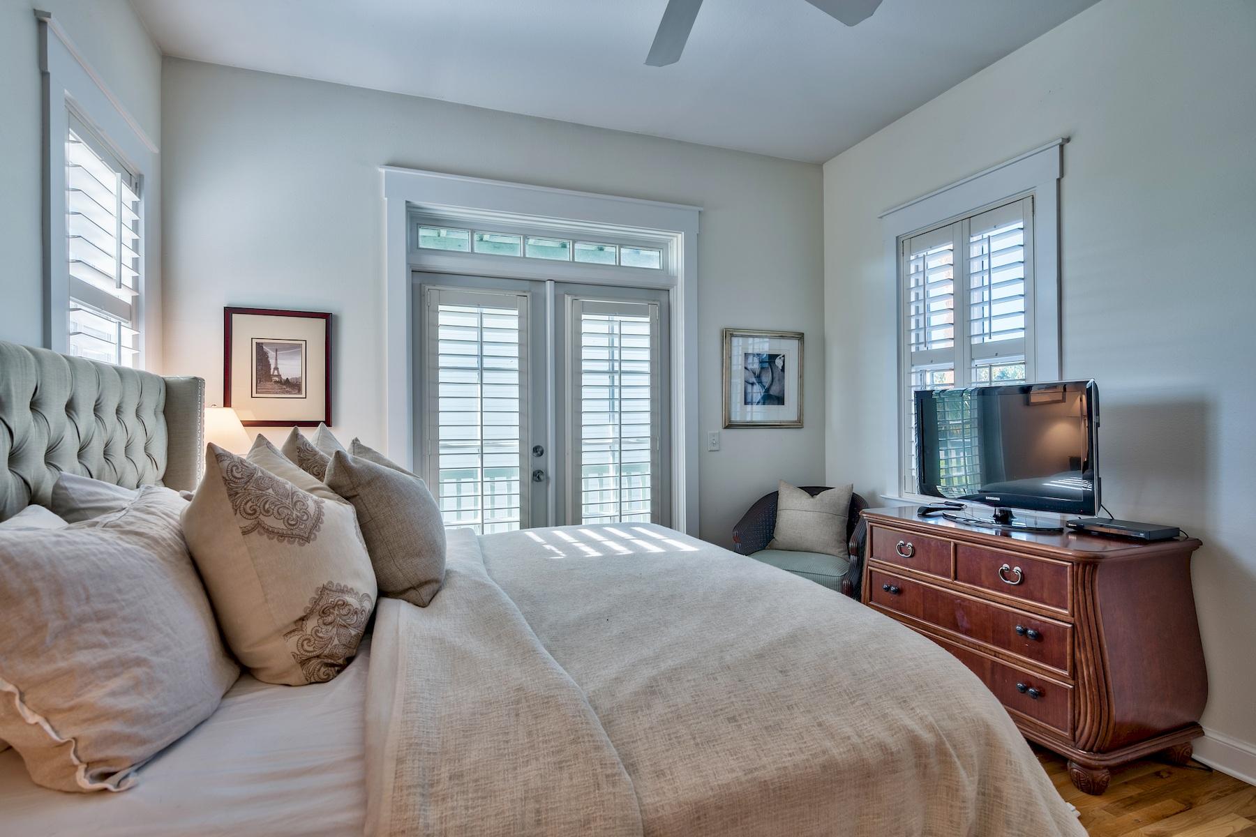 SUNSET BEACH - Residential