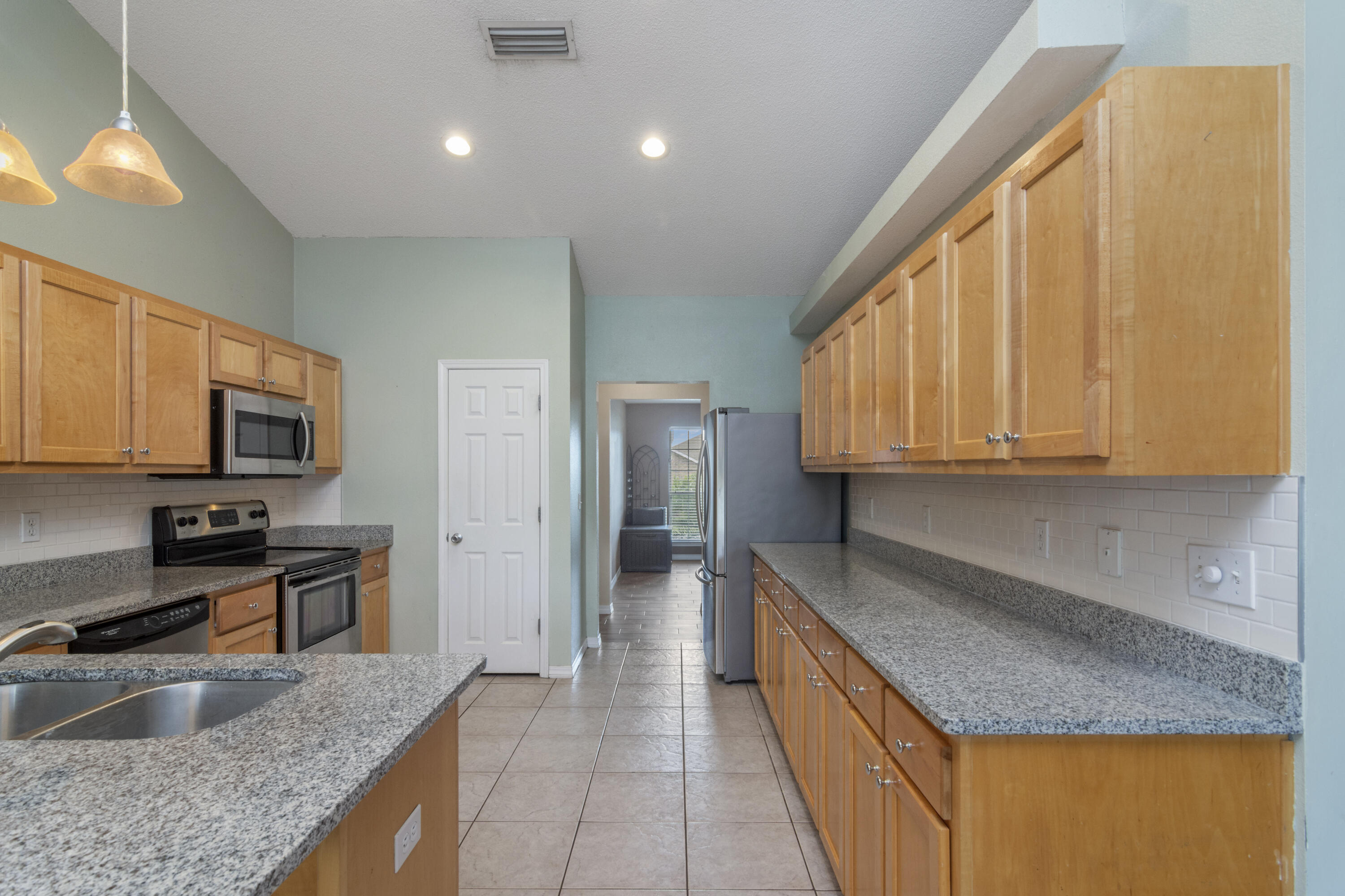 LEE FARMS PH I - Residential