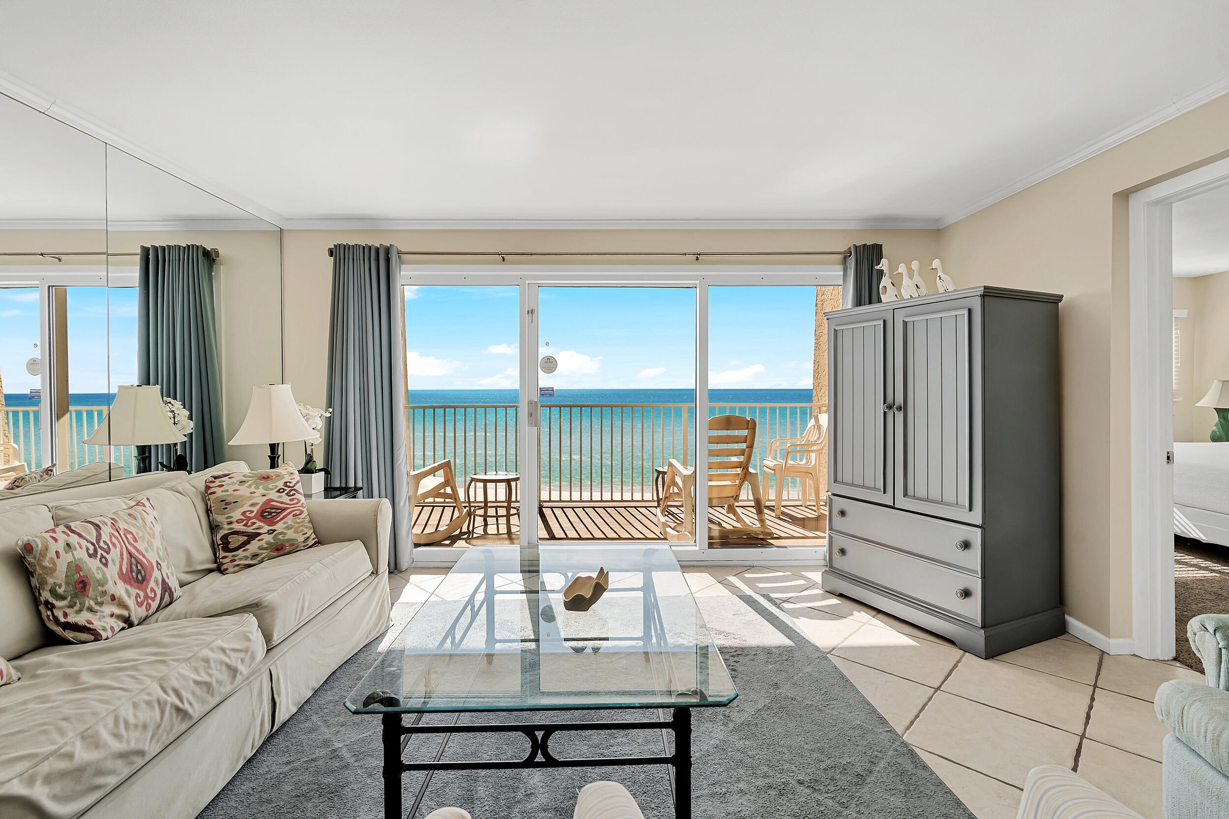 BEACH HOUSE CONDO PH 1 - Residential