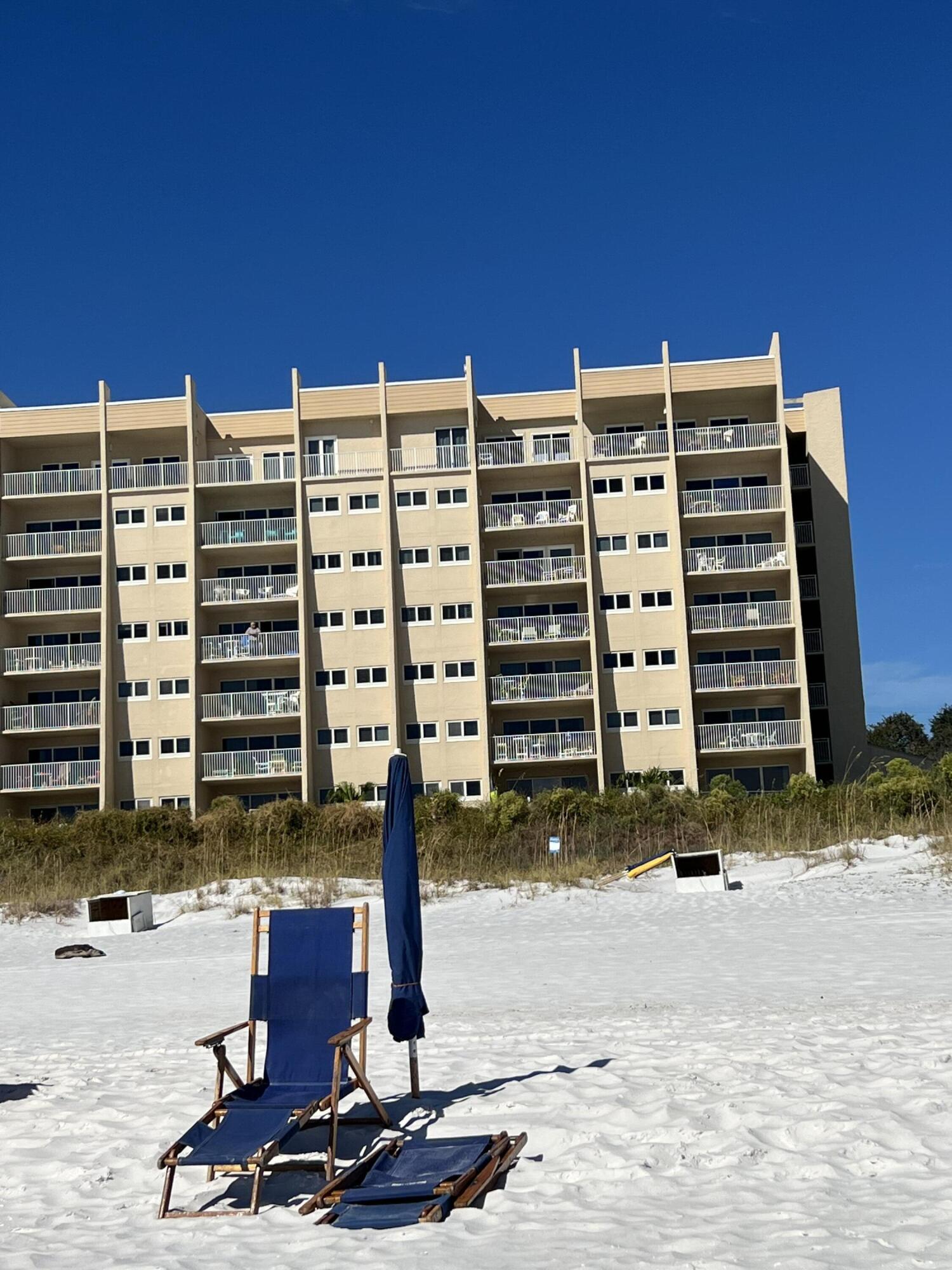 BEACH HOUSE CONDO PH 1 - Residential