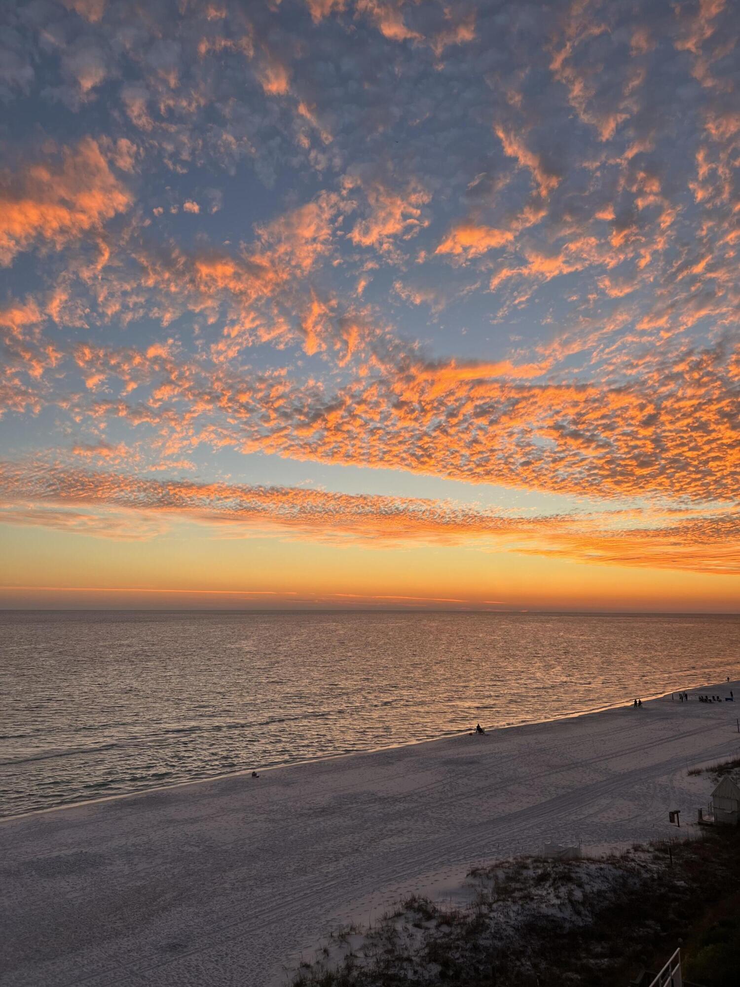 BEACH HOUSE CONDO PH 1 - Residential