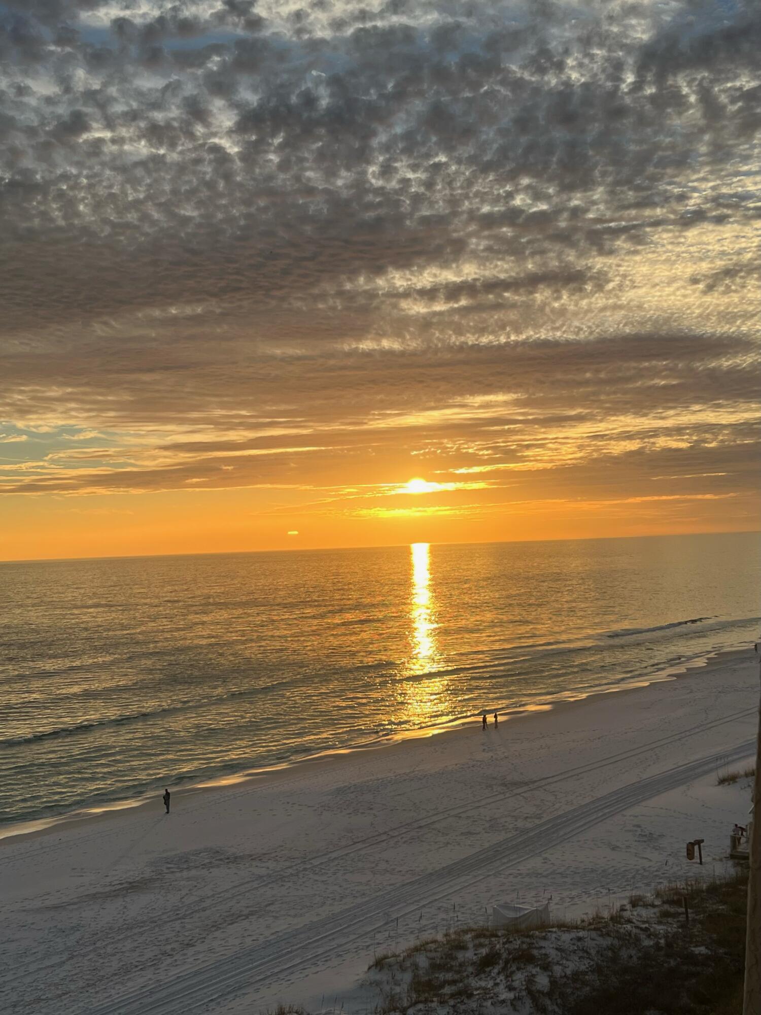 BEACH HOUSE CONDO PH 1 - Residential