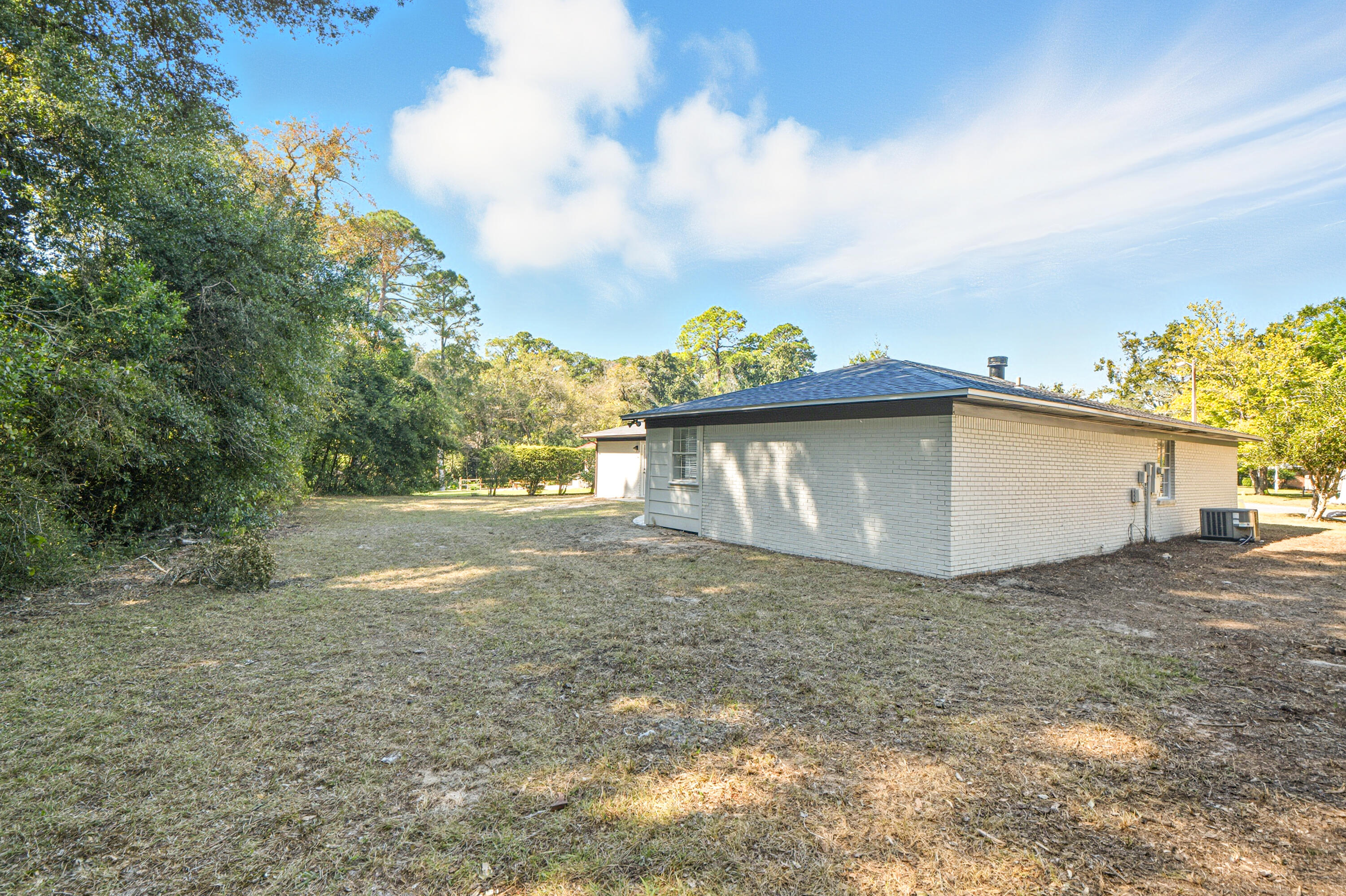 THE NICEVILLE PINES LOT 20 BLK 1 - Residential