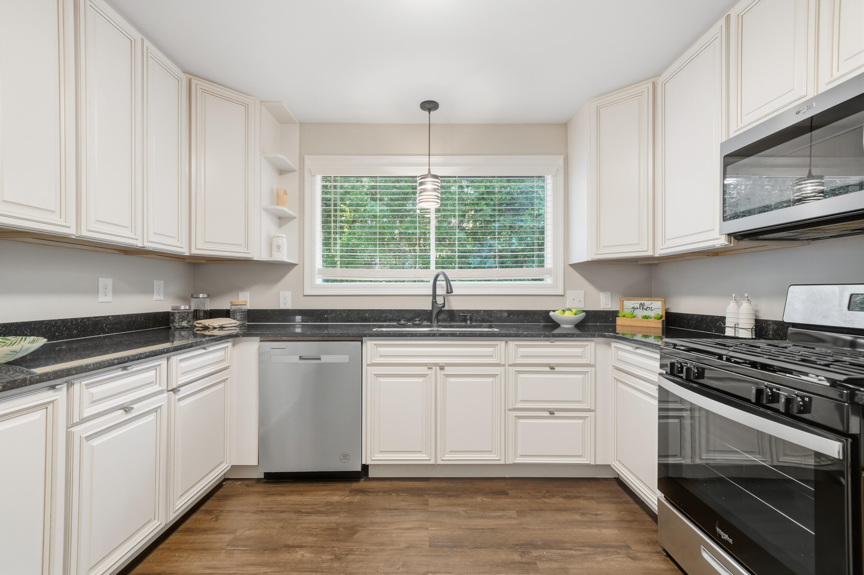 THE NICEVILLE PINES LOT 20 BLK 1 - Residential