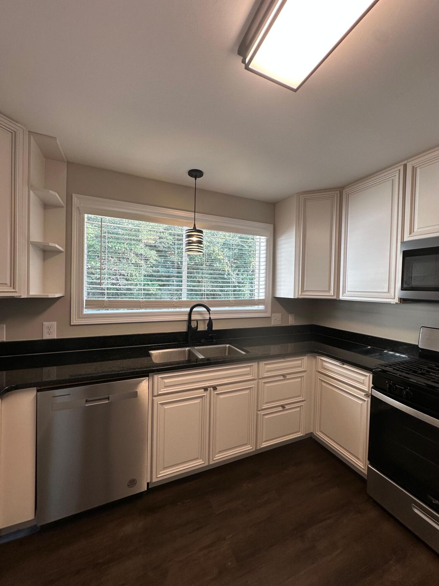 THE NICEVILLE PINES LOT 20 BLK 1 - Residential