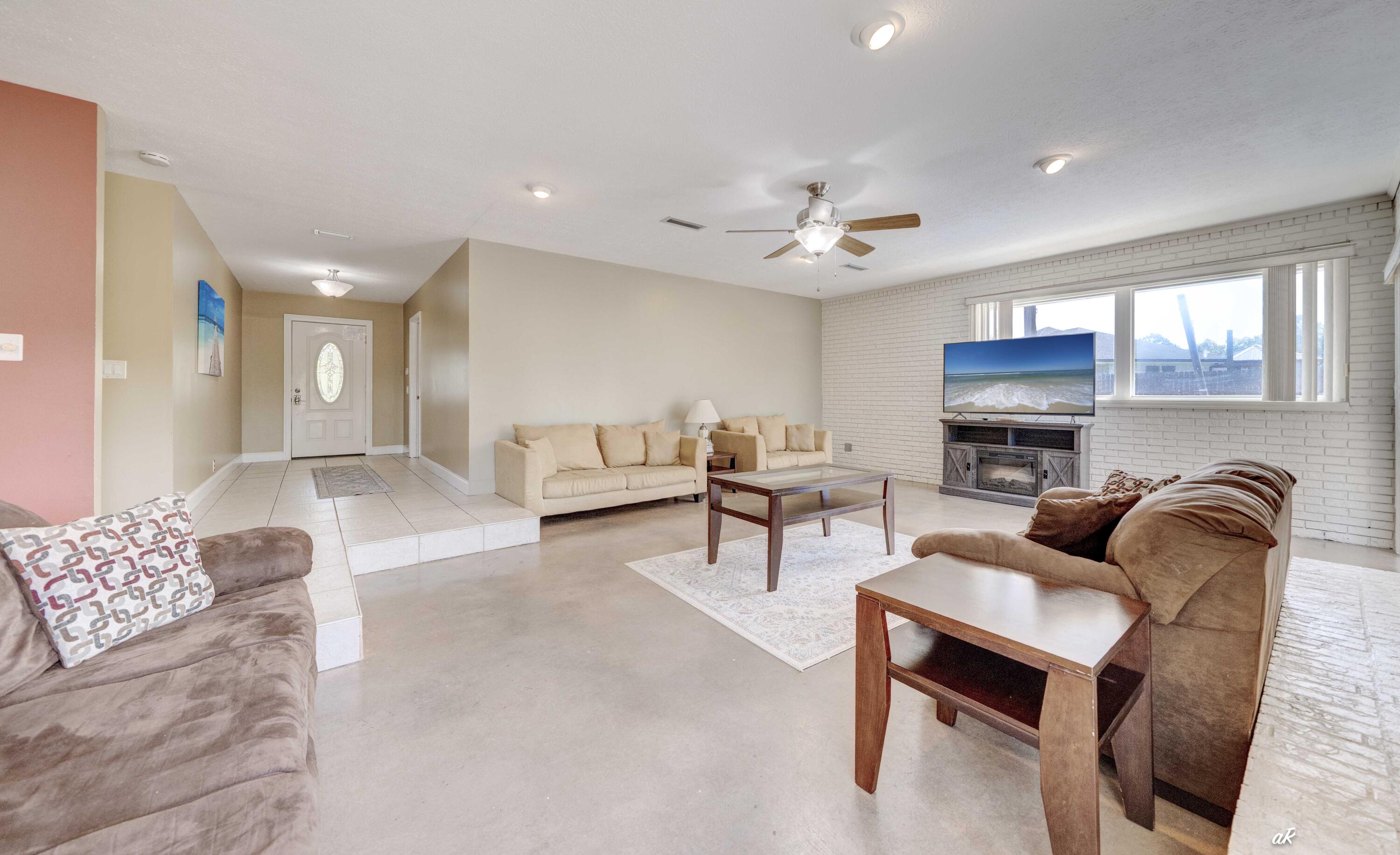 THOMAS DRIVE PARK UNIT 2 - Residential